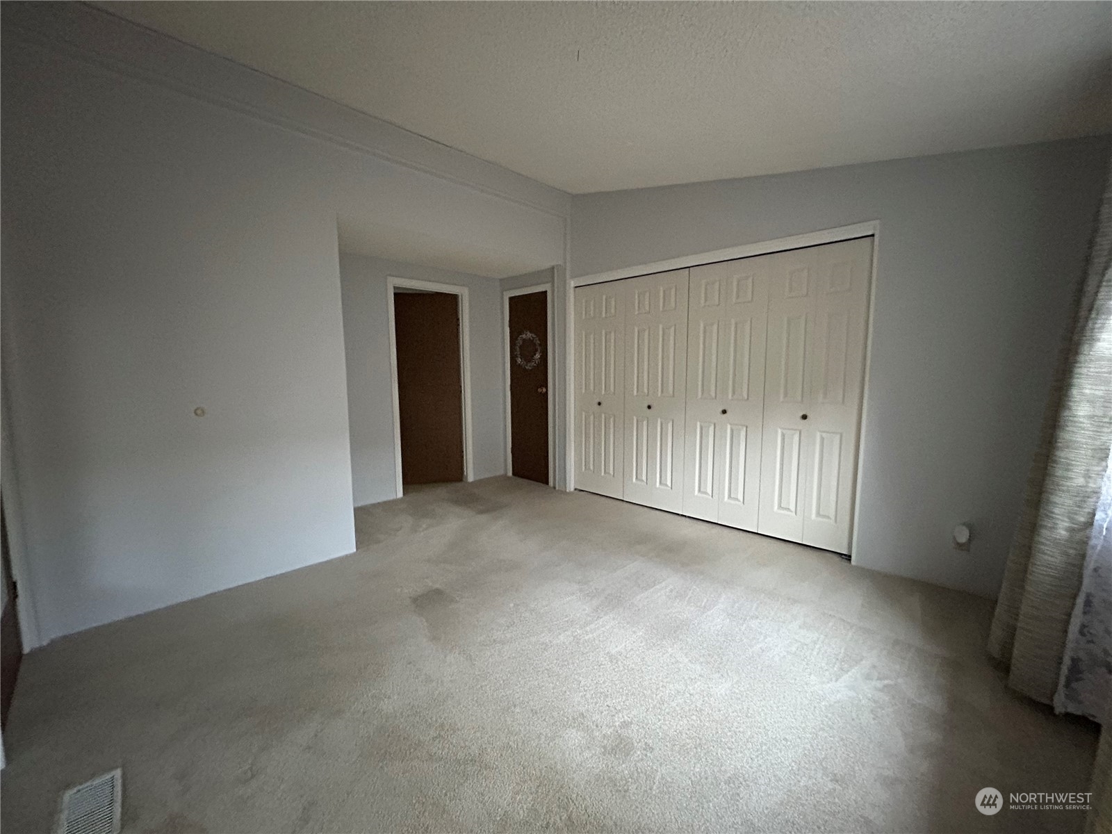 Primary bedroom - bathroom in center door