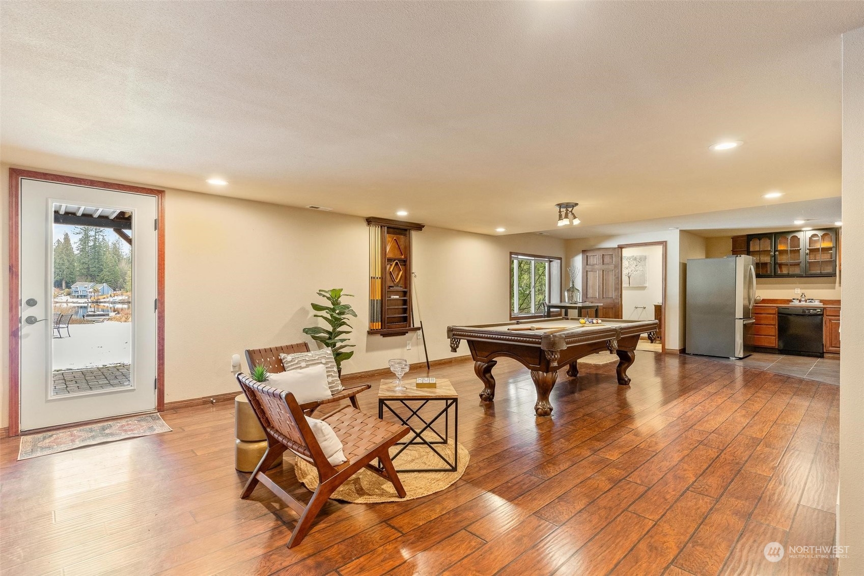 Second Kitchen / Wet Bar