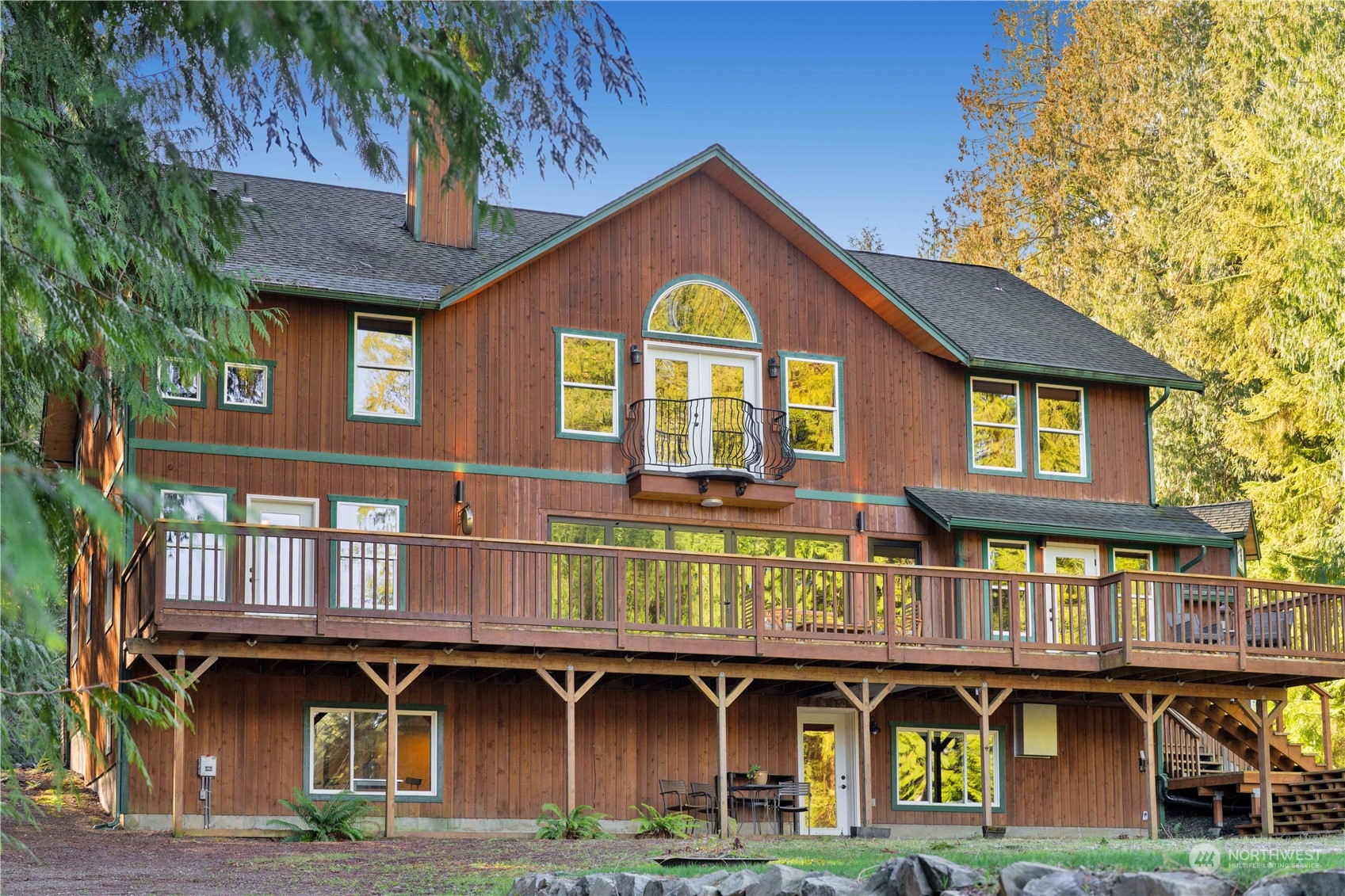 Wraparound Deck with Panoramic Views