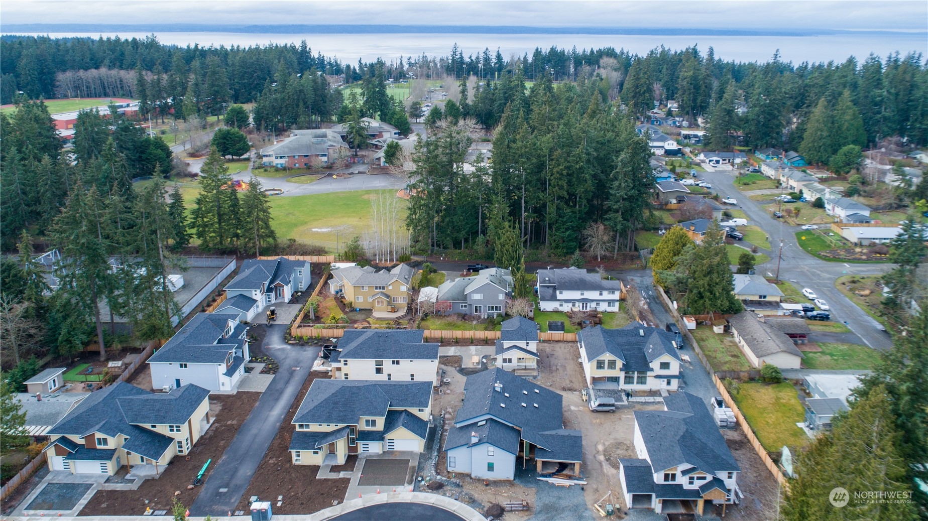 Plat showing the school, the Meadowdale Playfields, and proximity to the Sound!