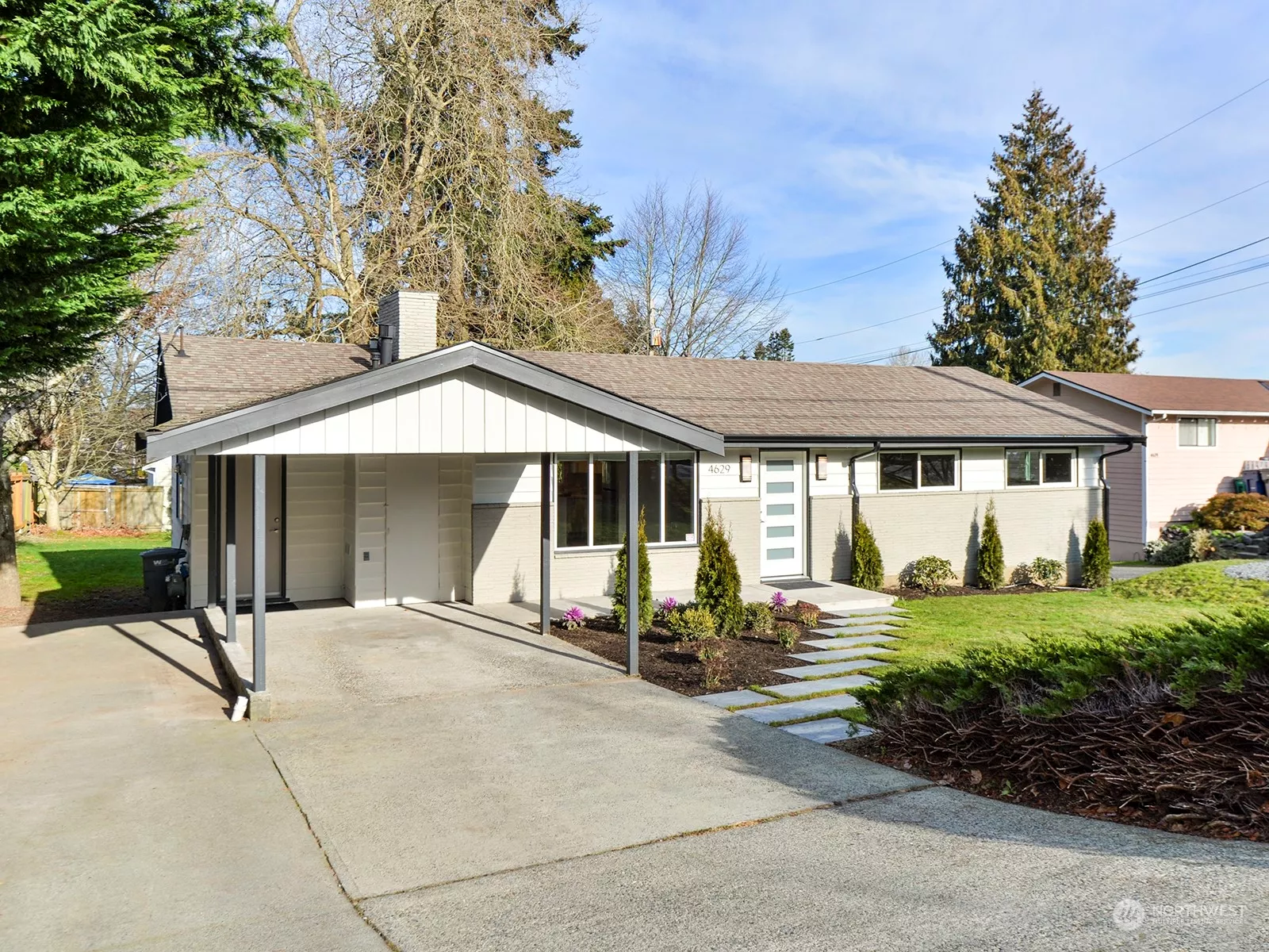 Beautiful curb appeal!