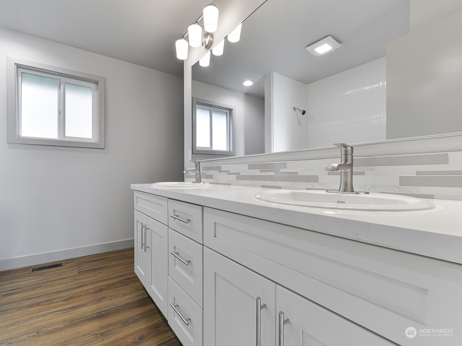 New bathroom vanity and fixtures. Spa like!