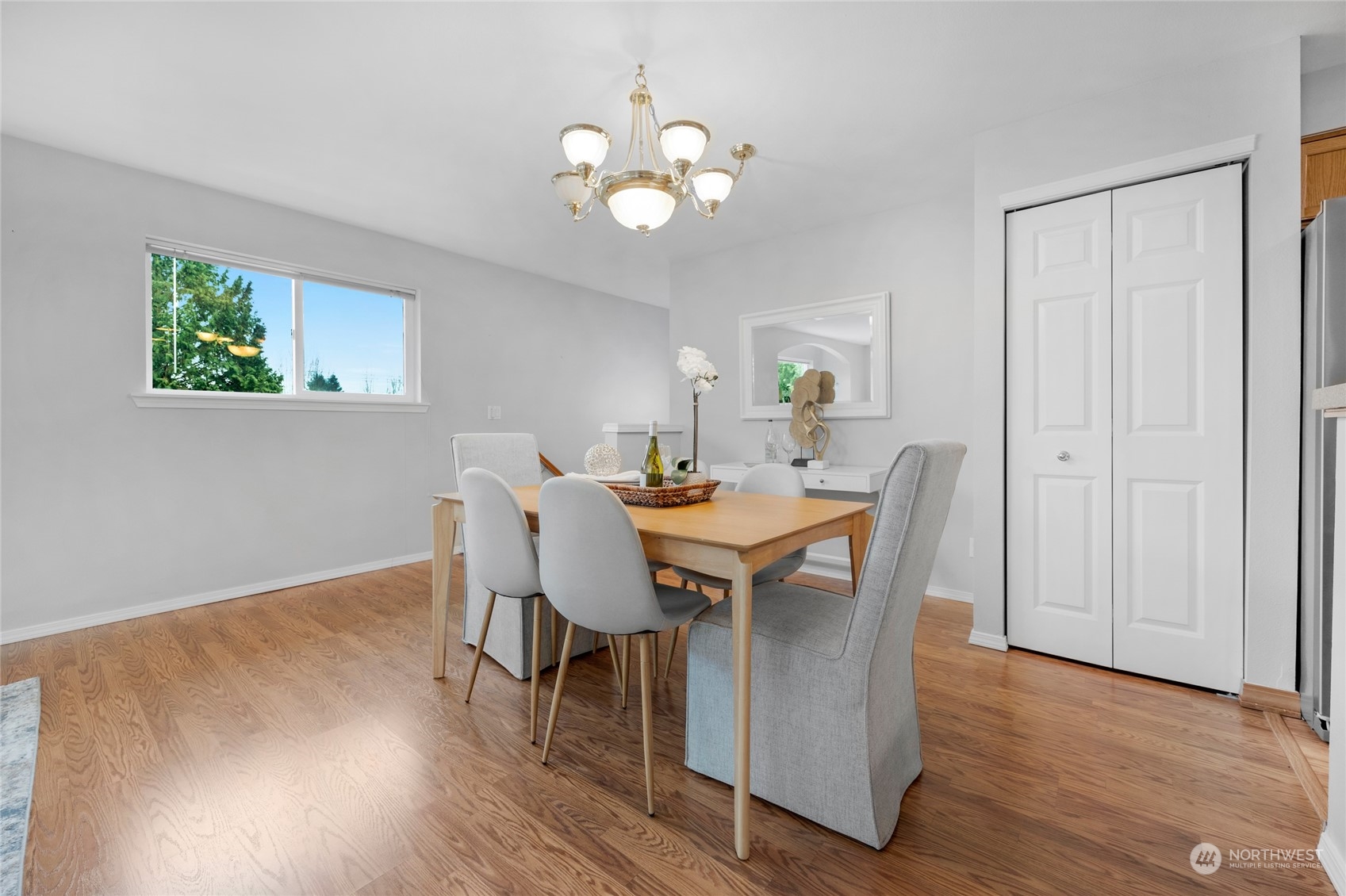 Dining area can accommodate a large table and plenty of entertainment space.