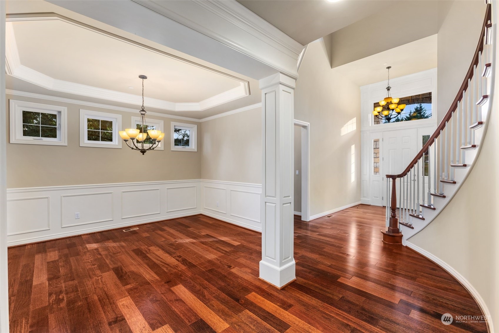 Grand vaulted entry-Dining room