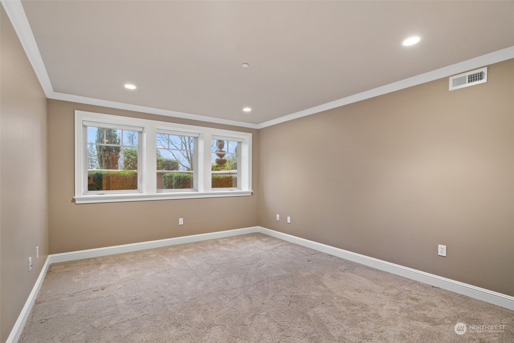 3rd main level guest bedroom