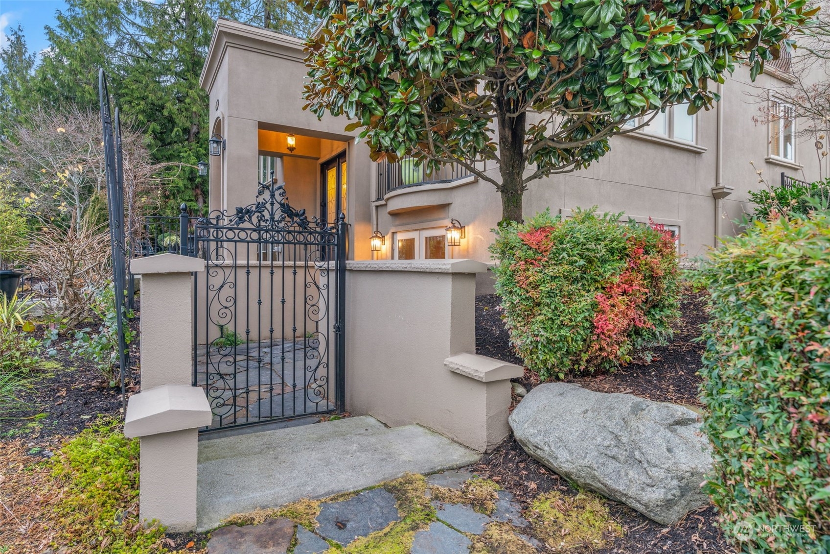 Private outdoor gated patio!