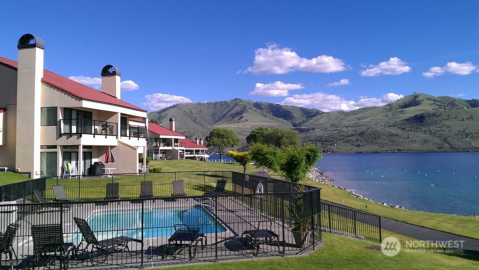 Lake Chelan Shores offers 5 swimming pools for your enjoyment.