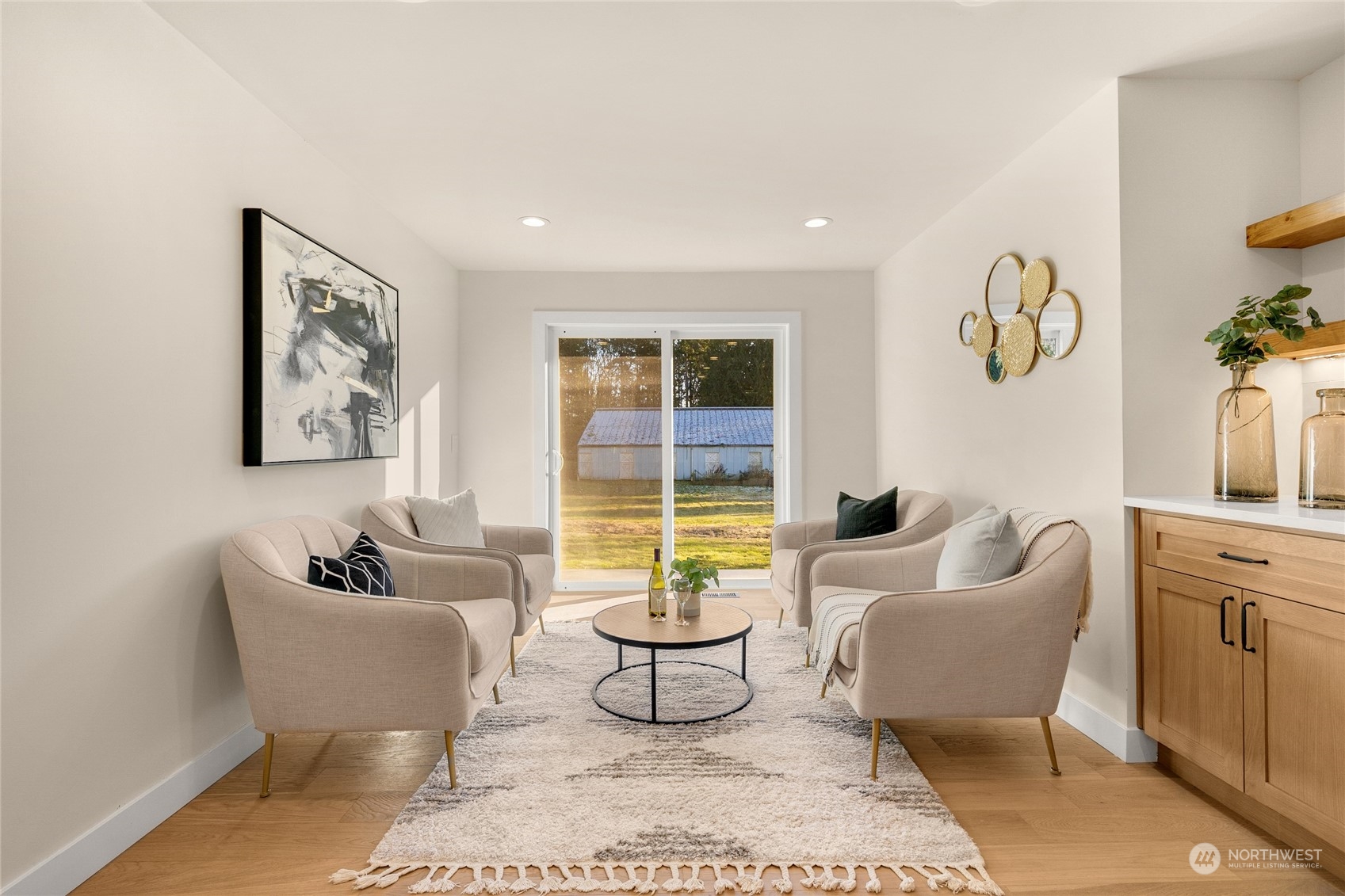 SITTING ROOM WITH WET BAR