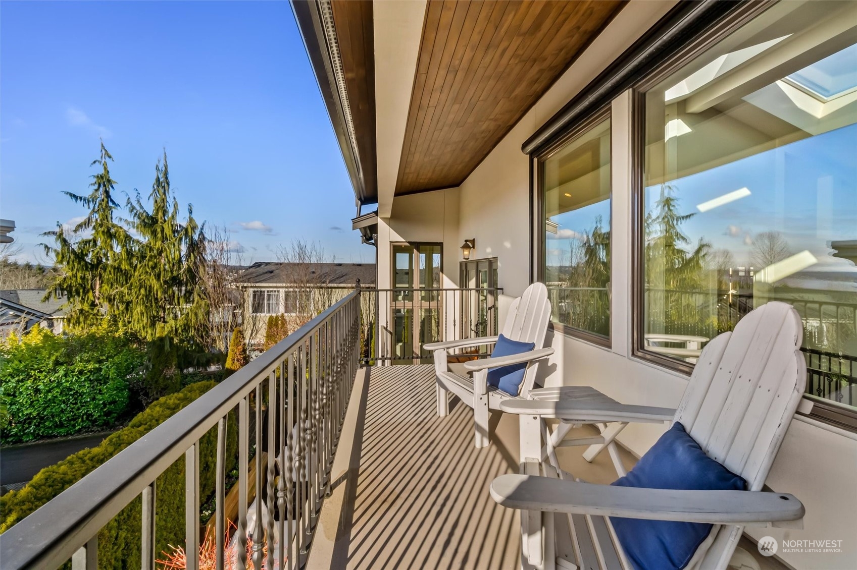 Wonderful deck to watch the fireworks over the lake.