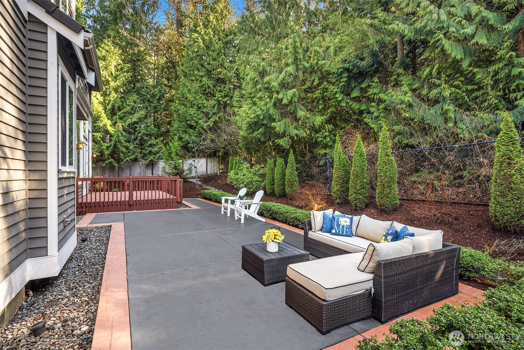 Very low maintenance backyard with both patio for lounging and desk for alfresco dining. Full fenced on both sides, this lot is so very private.