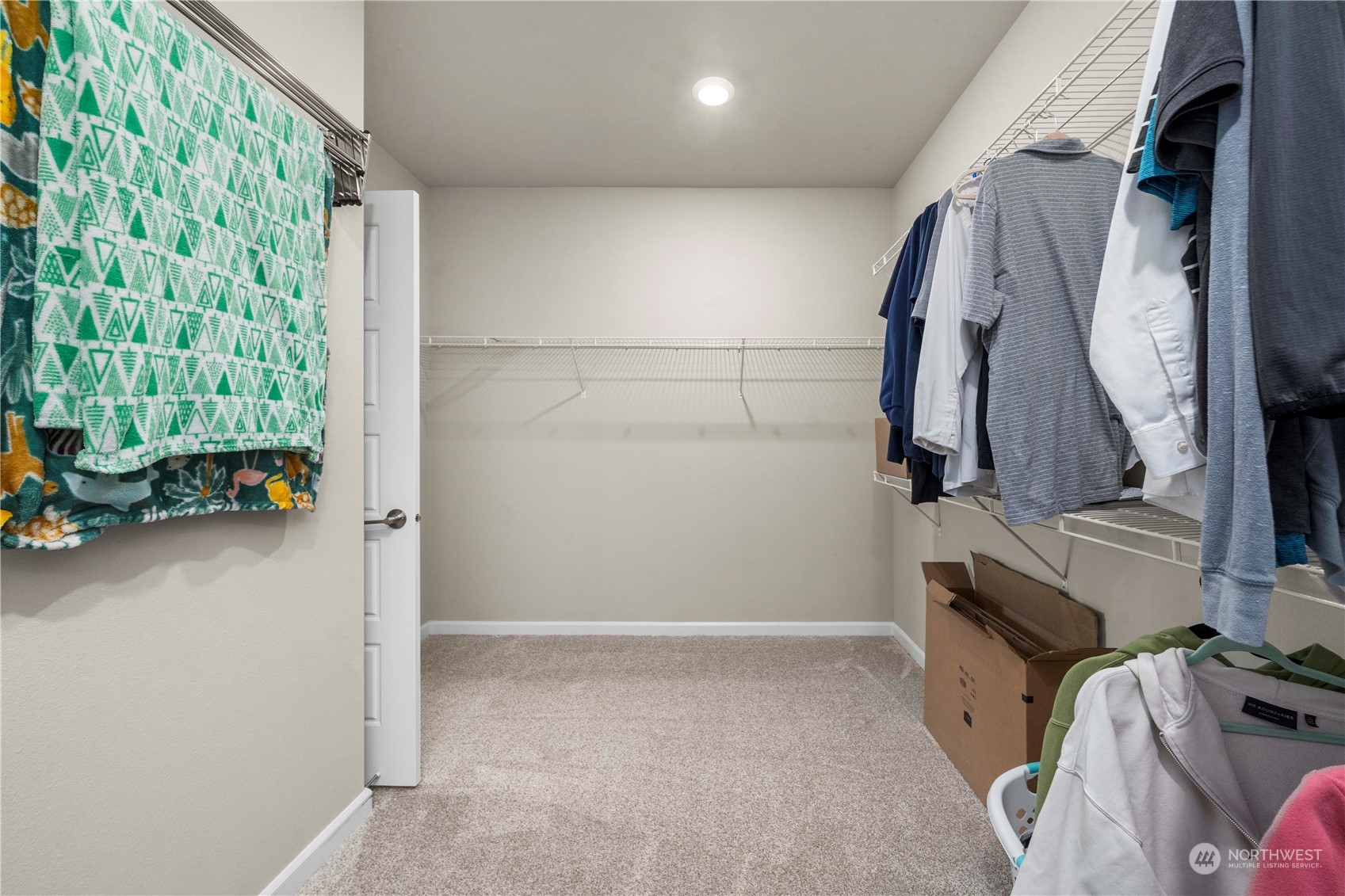 Primary walk-in-closet