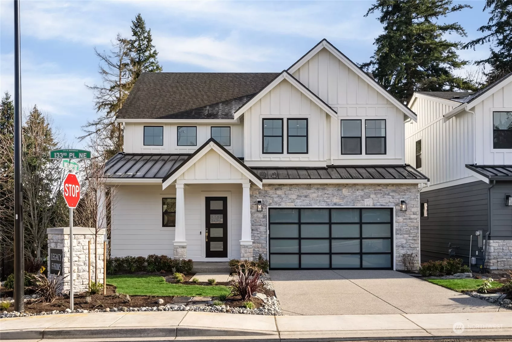 Gorgeous detail in a fabulous location right in the heart of Woodinville Wine Country!