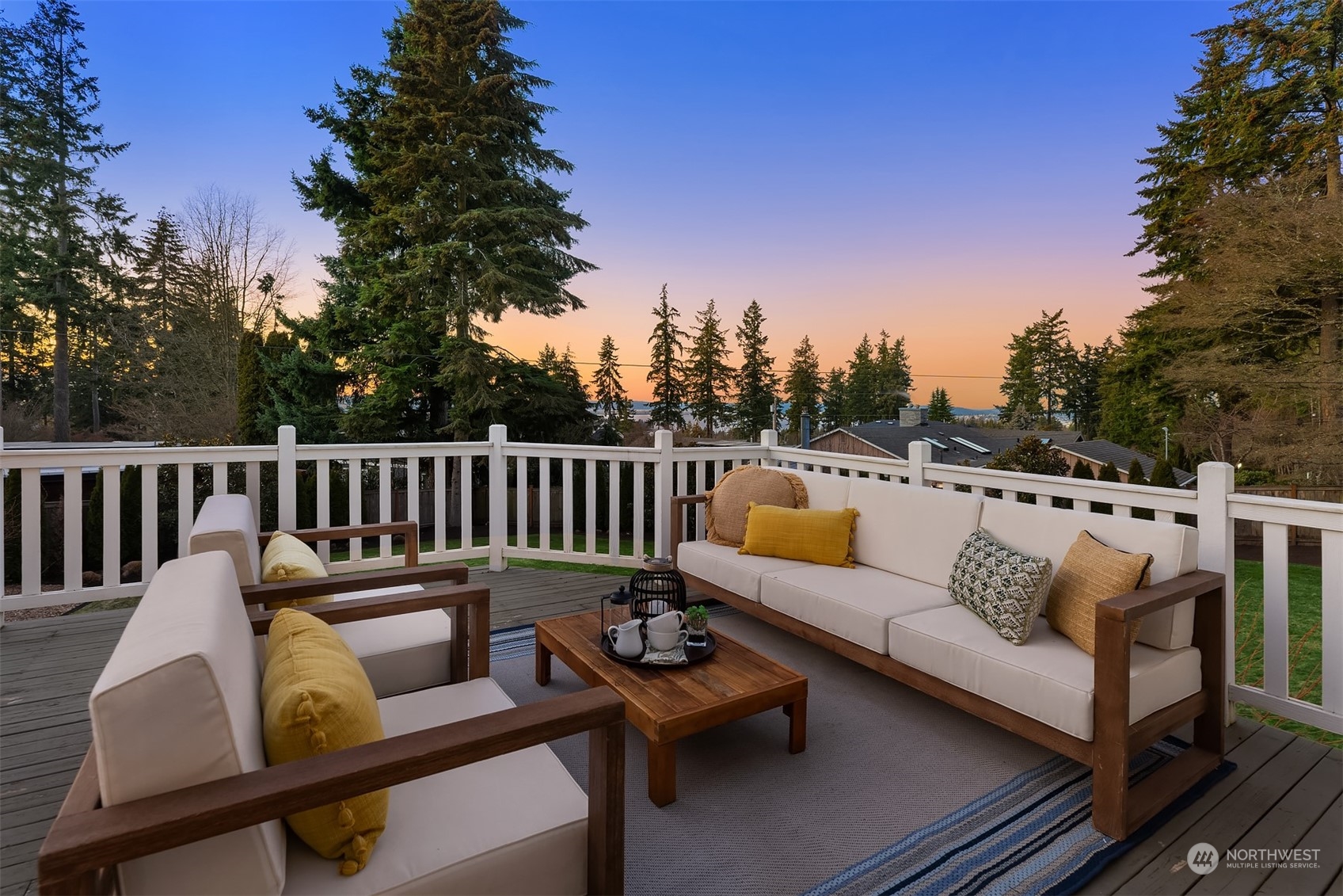 Huge 700+SF entertaining deck with more than ample room for dining, lounging or soaking up the sun!