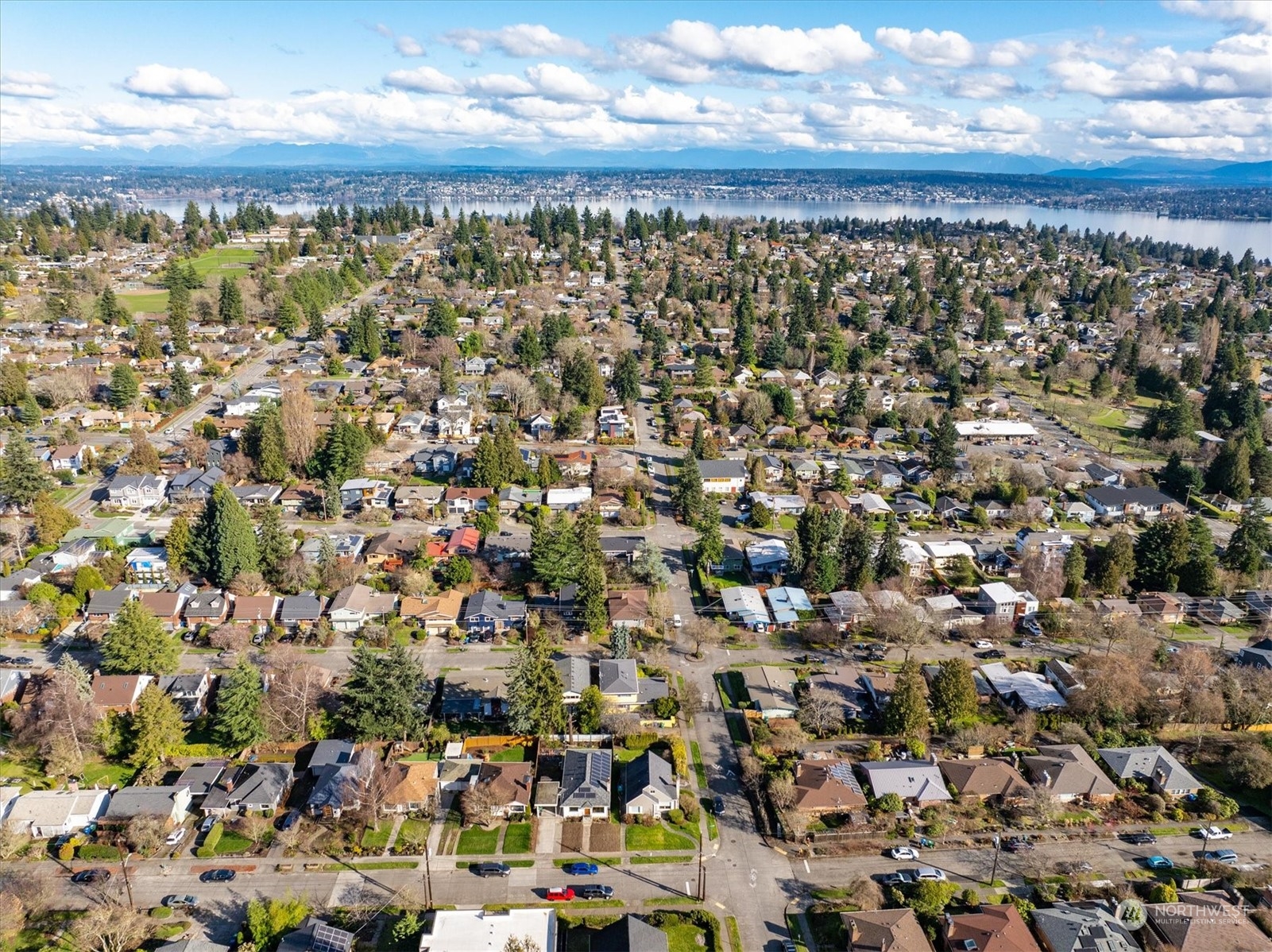 Amazing proximity to Magnuson Park and Lake Washington.