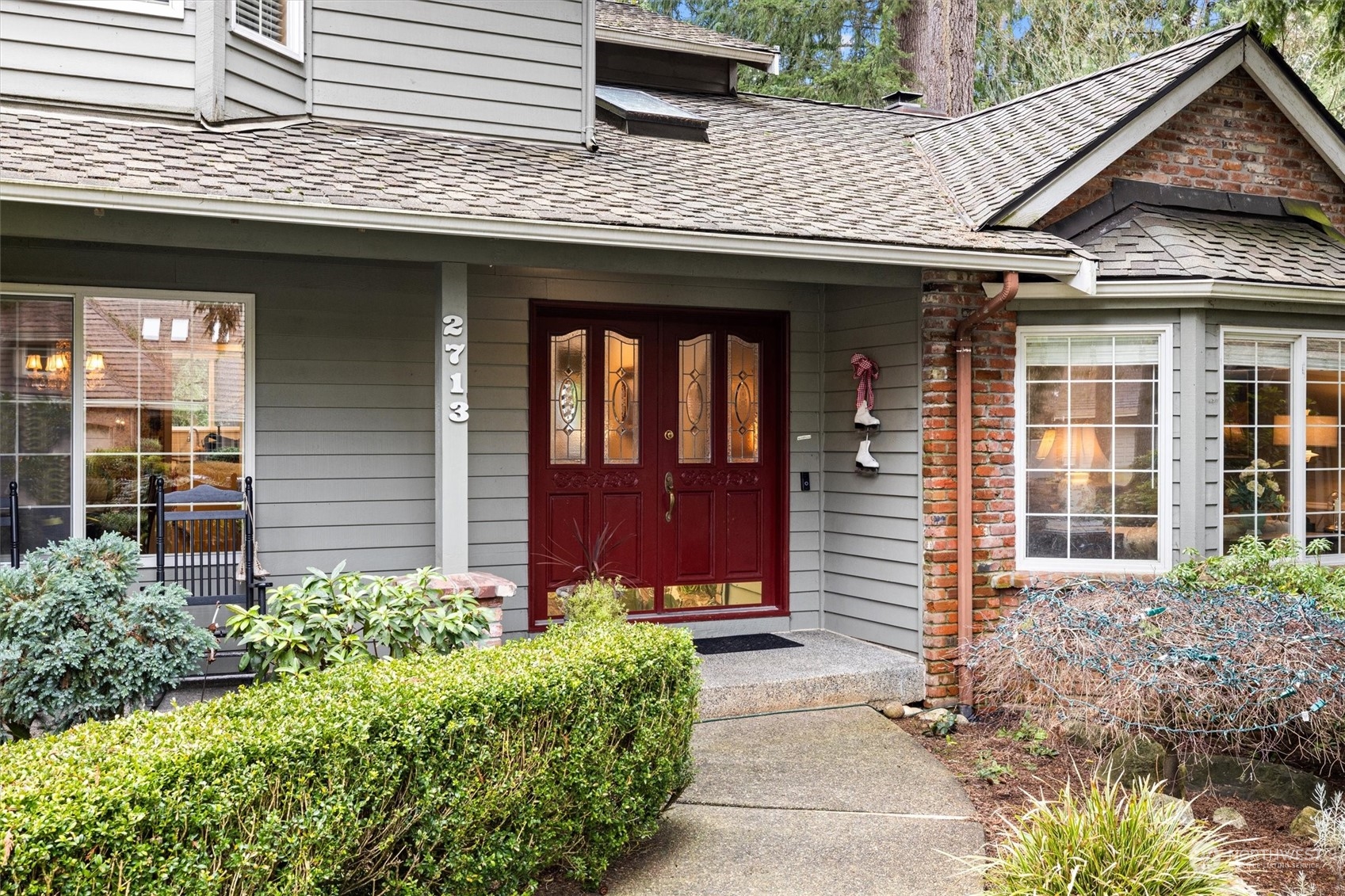 2713 224th Ave NE Coverd Front Porch