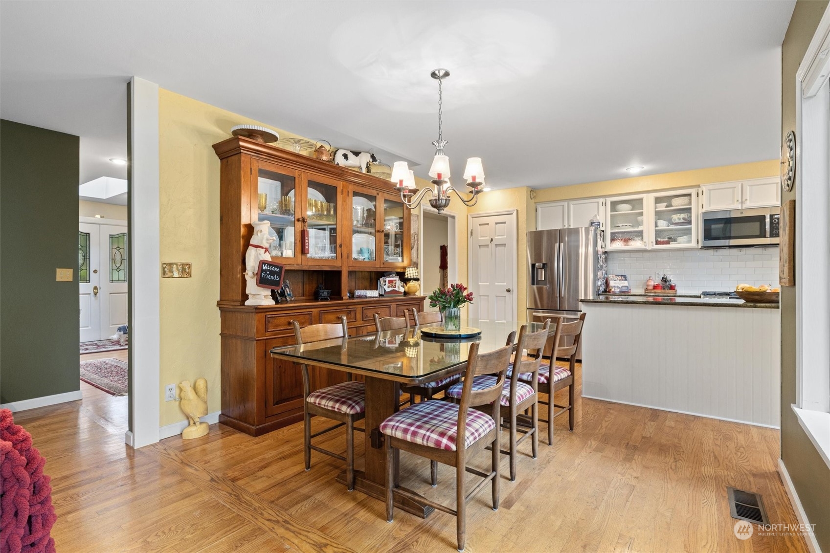 Chef's Kitchen with Ample Dining Space