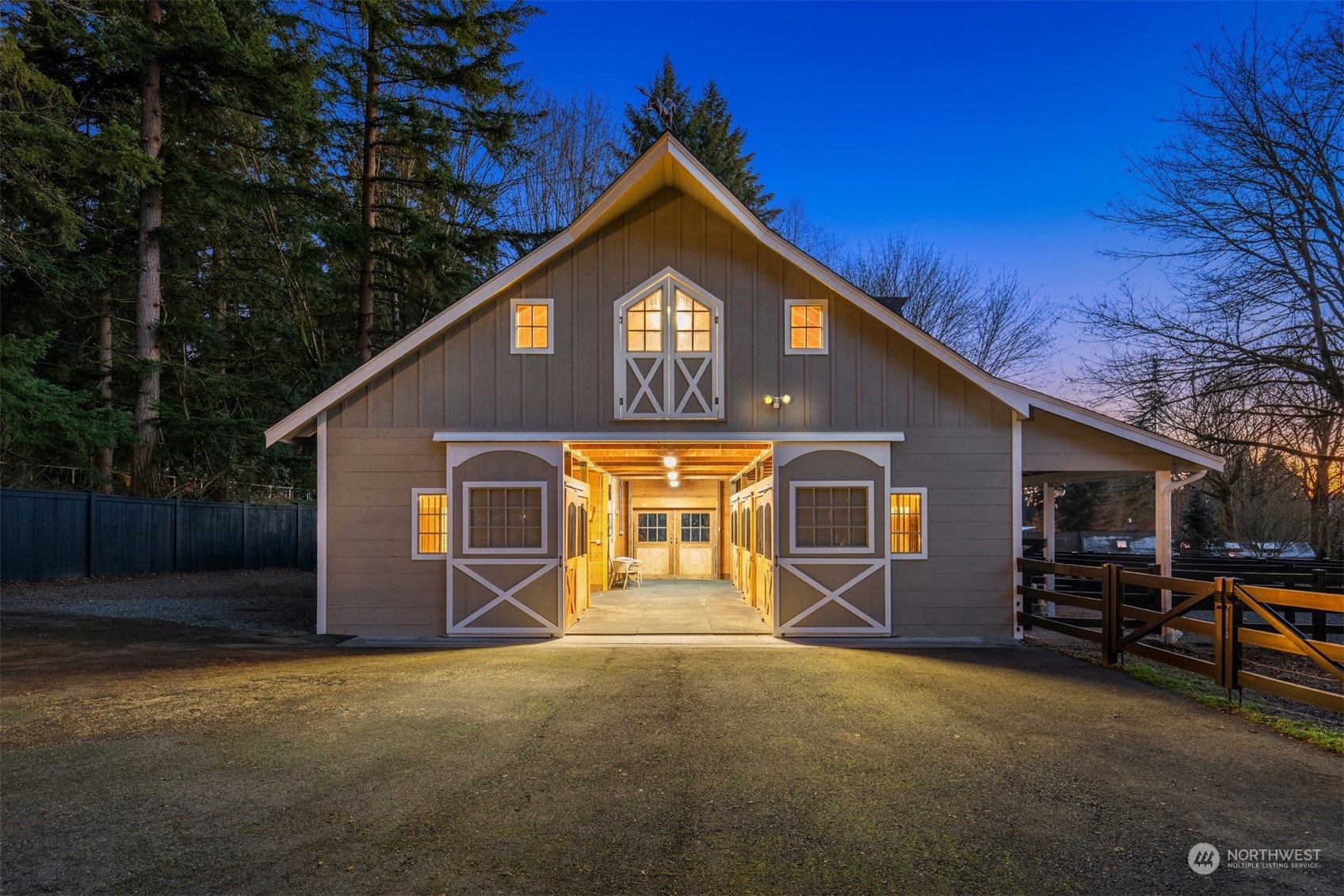 Premier custom 4-stall barn with 6-ton hay loft and 500-gallon water tank. Wash area with plenty of warm water. Enjoy DIRECT access to the Tolt Pipeline Trail for endless miles of unpaved equestrian trails.