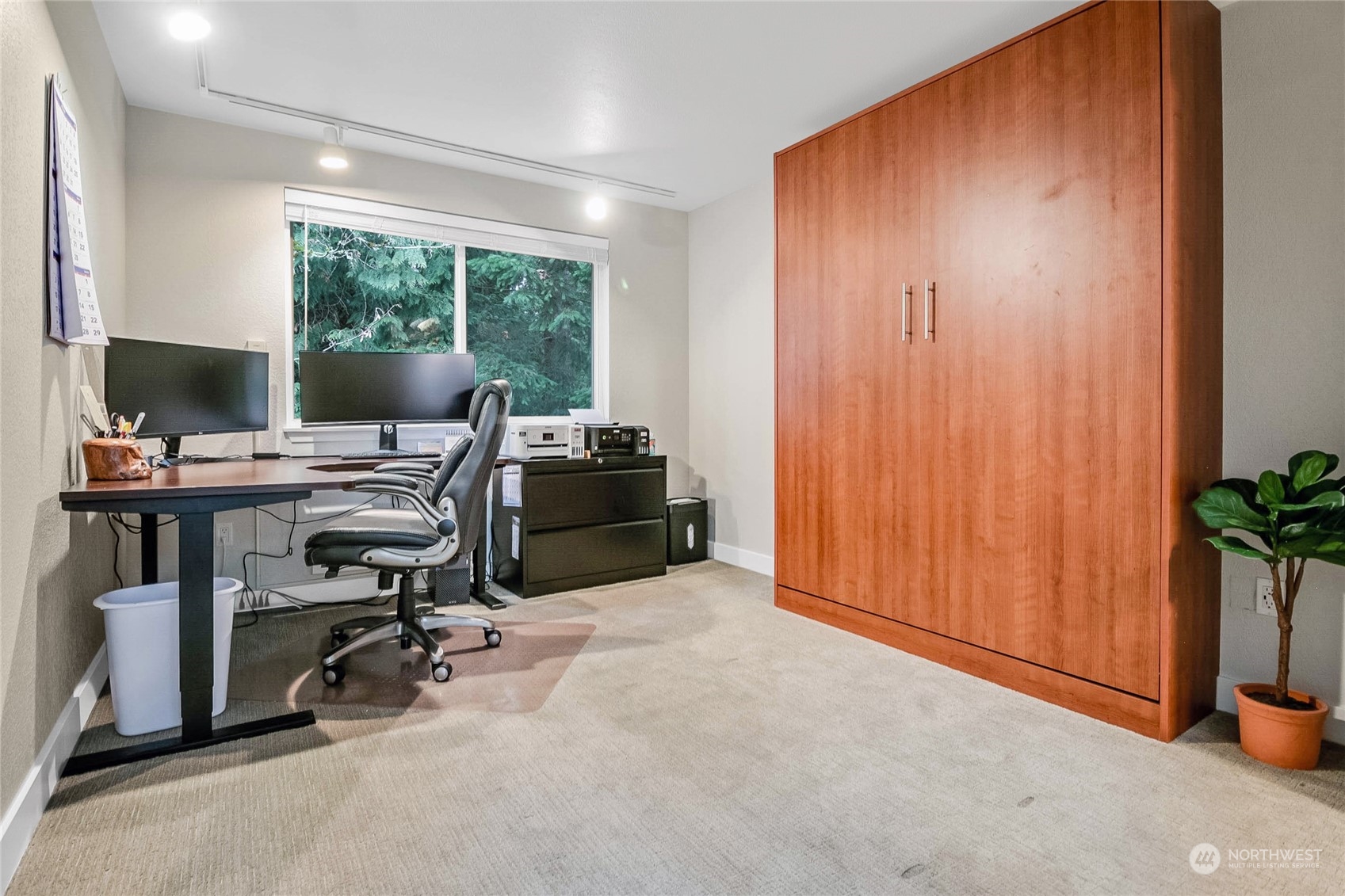 Guest Room w/Murphy Bed