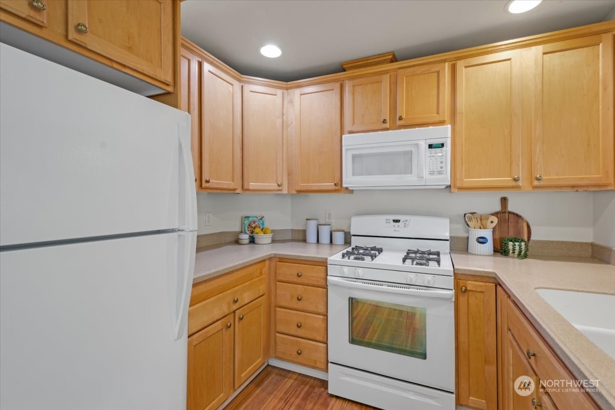 There is lots of cabinet space in the kitchen.