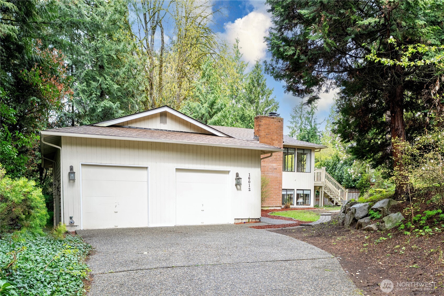 Attached 2 car garage