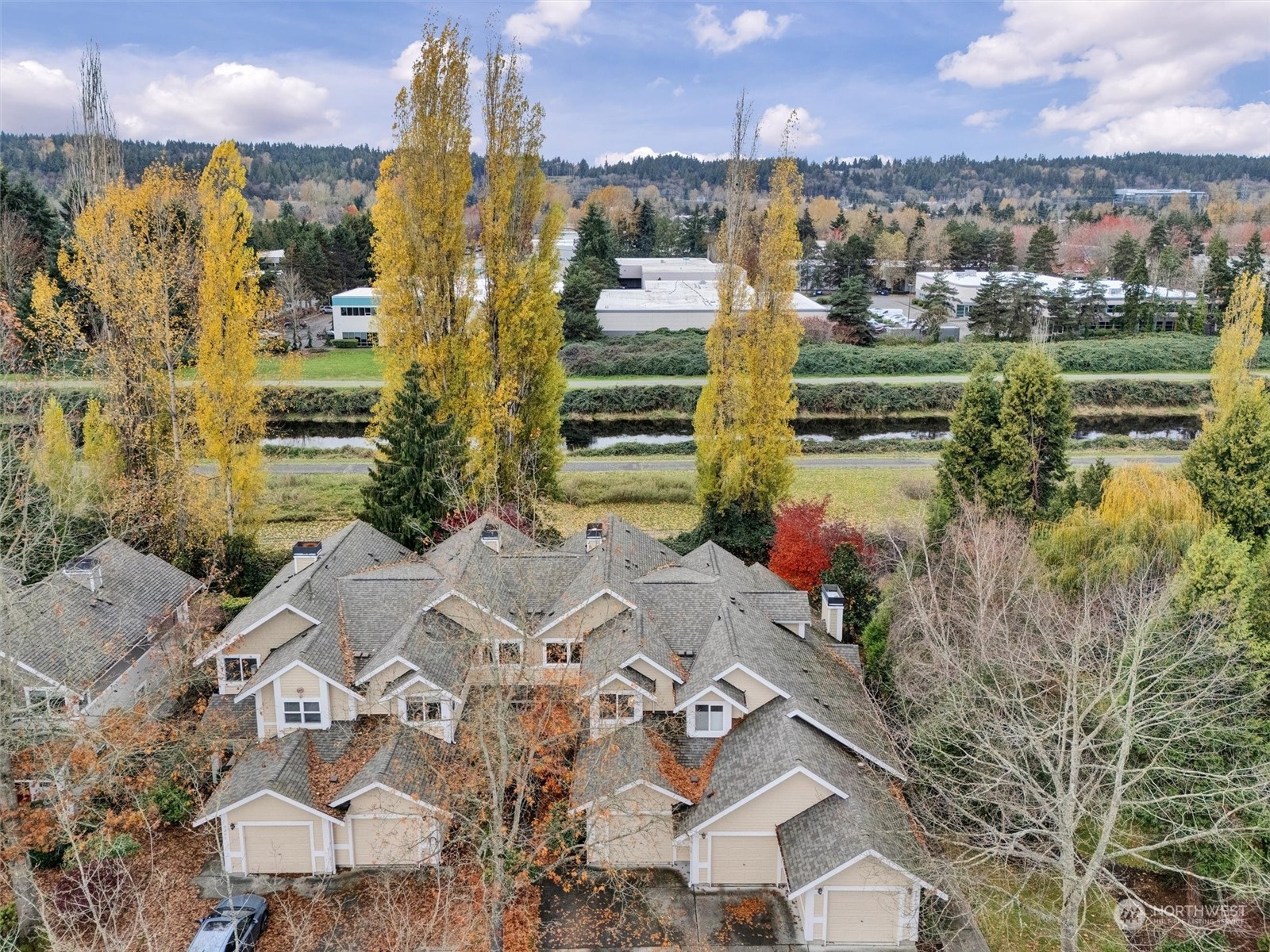 Backing to Sammamish River and River Trail