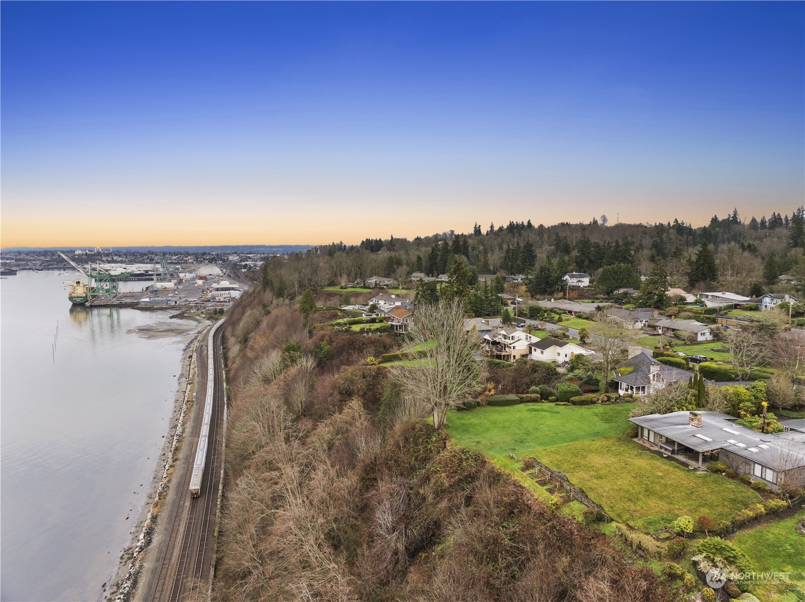 Large backyard with spectacular views!