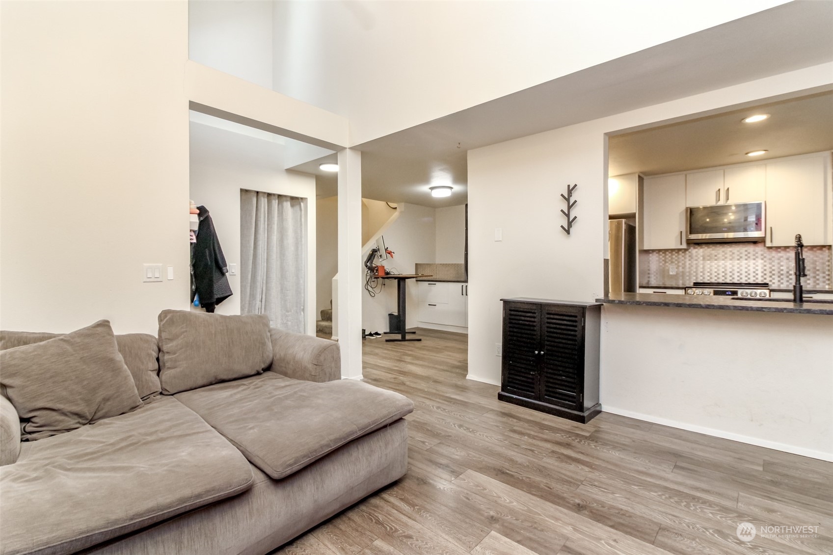 Entryway & Hallway