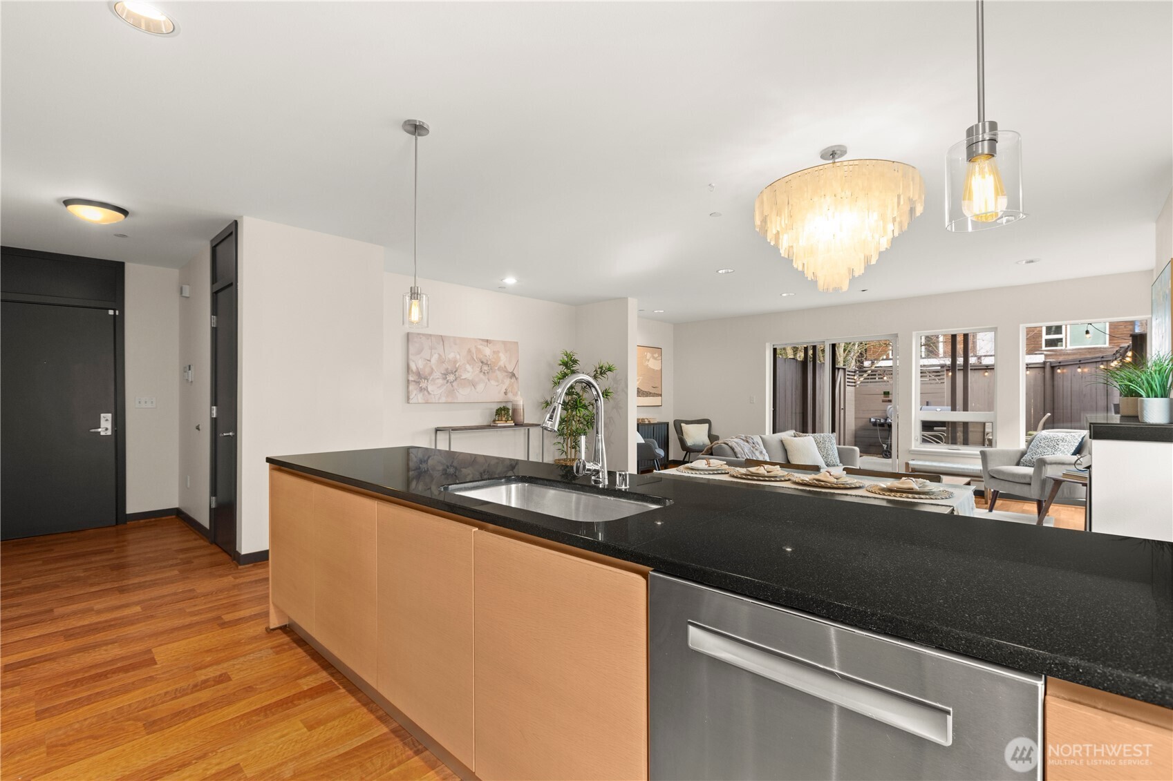 Great counter and cabinet storage space