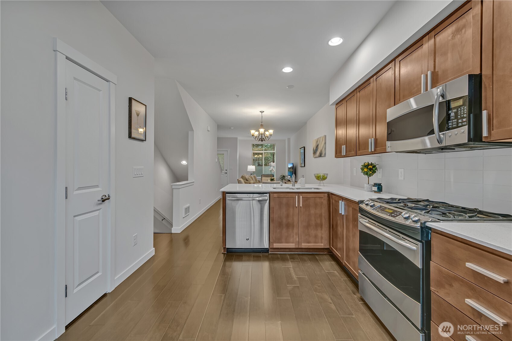 Another view of the kitchen.