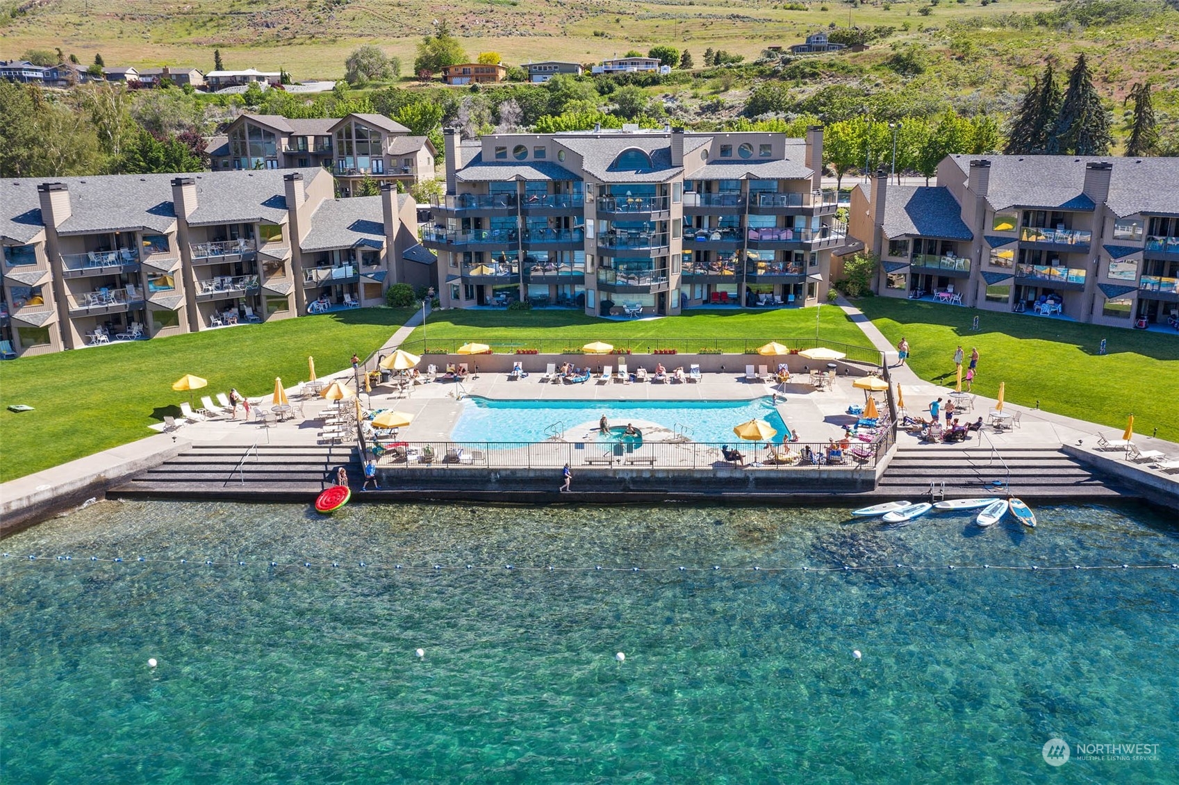 A beautiful view out of every window.  Lake Chelan awaits...