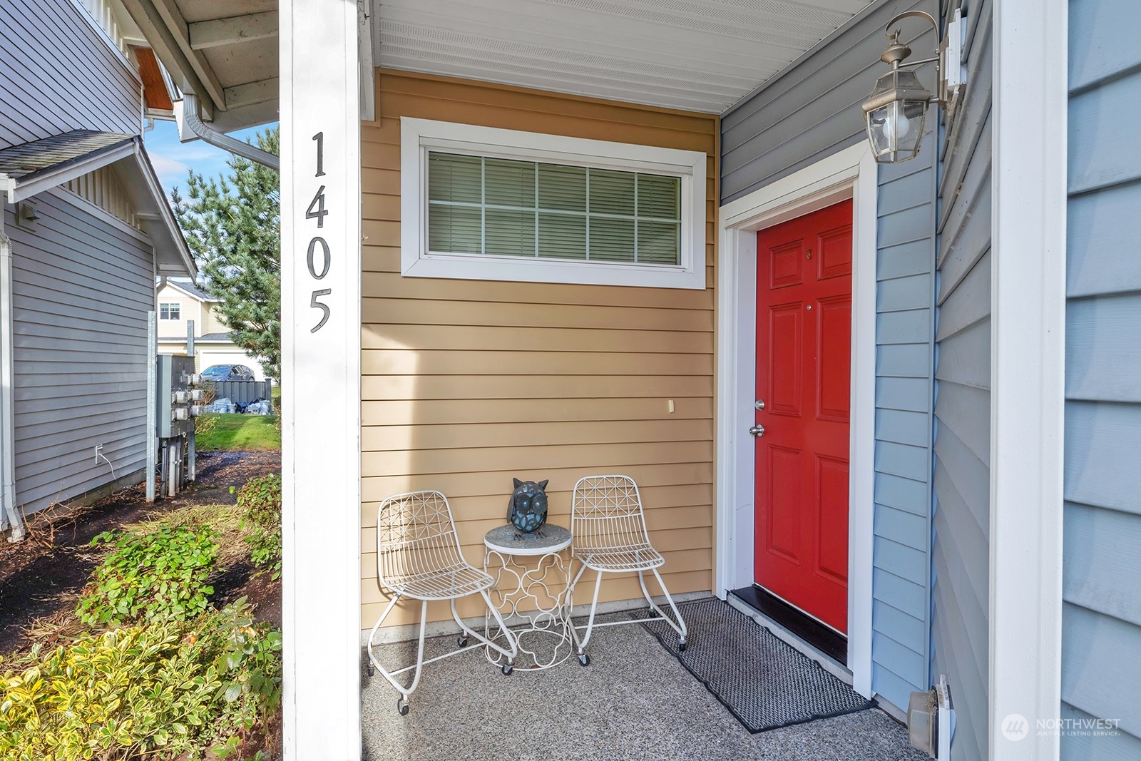 Covered front porch.