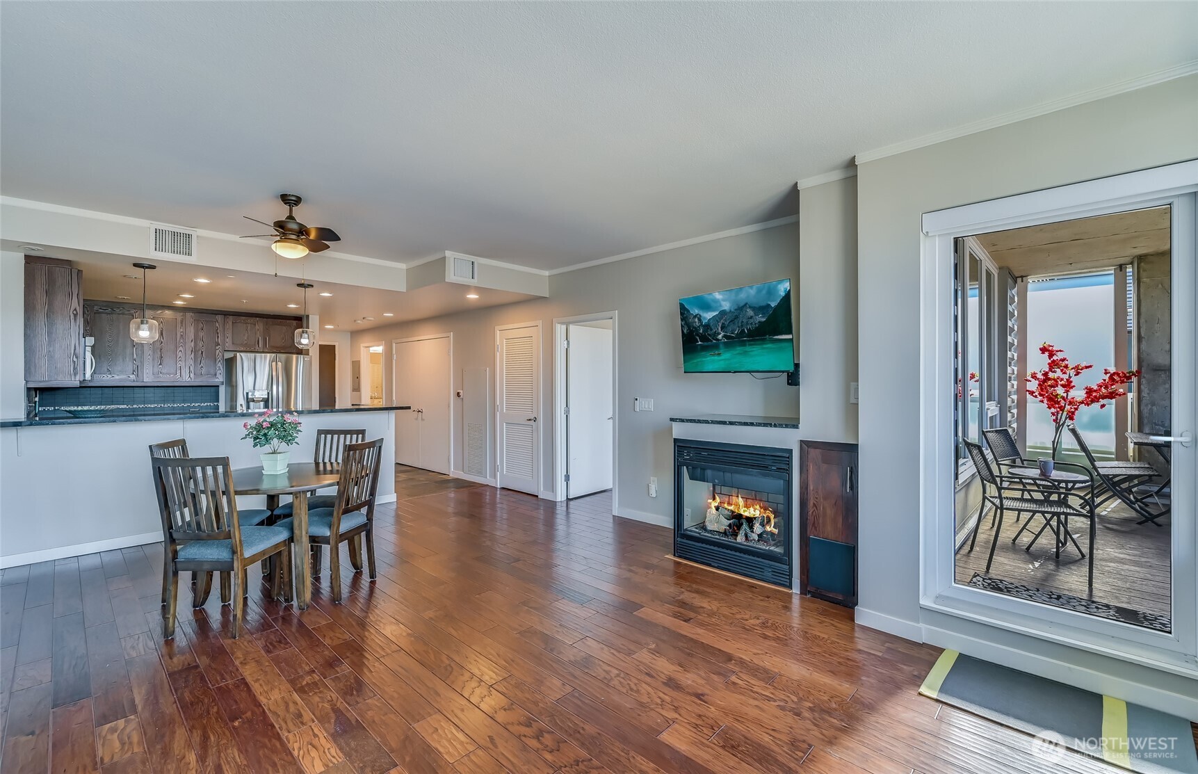Access to large private deck