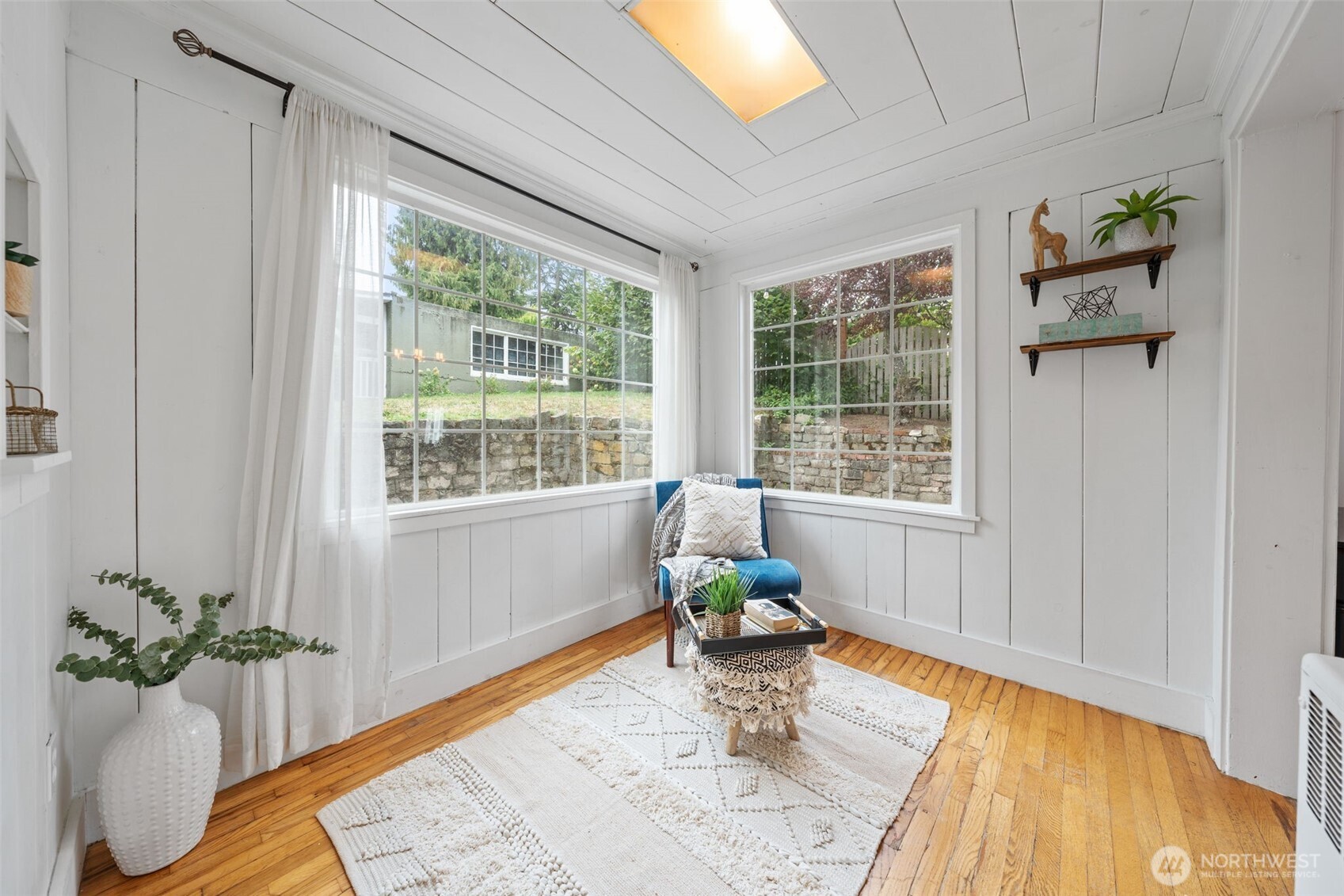 Sun room, office or cozy reading nook