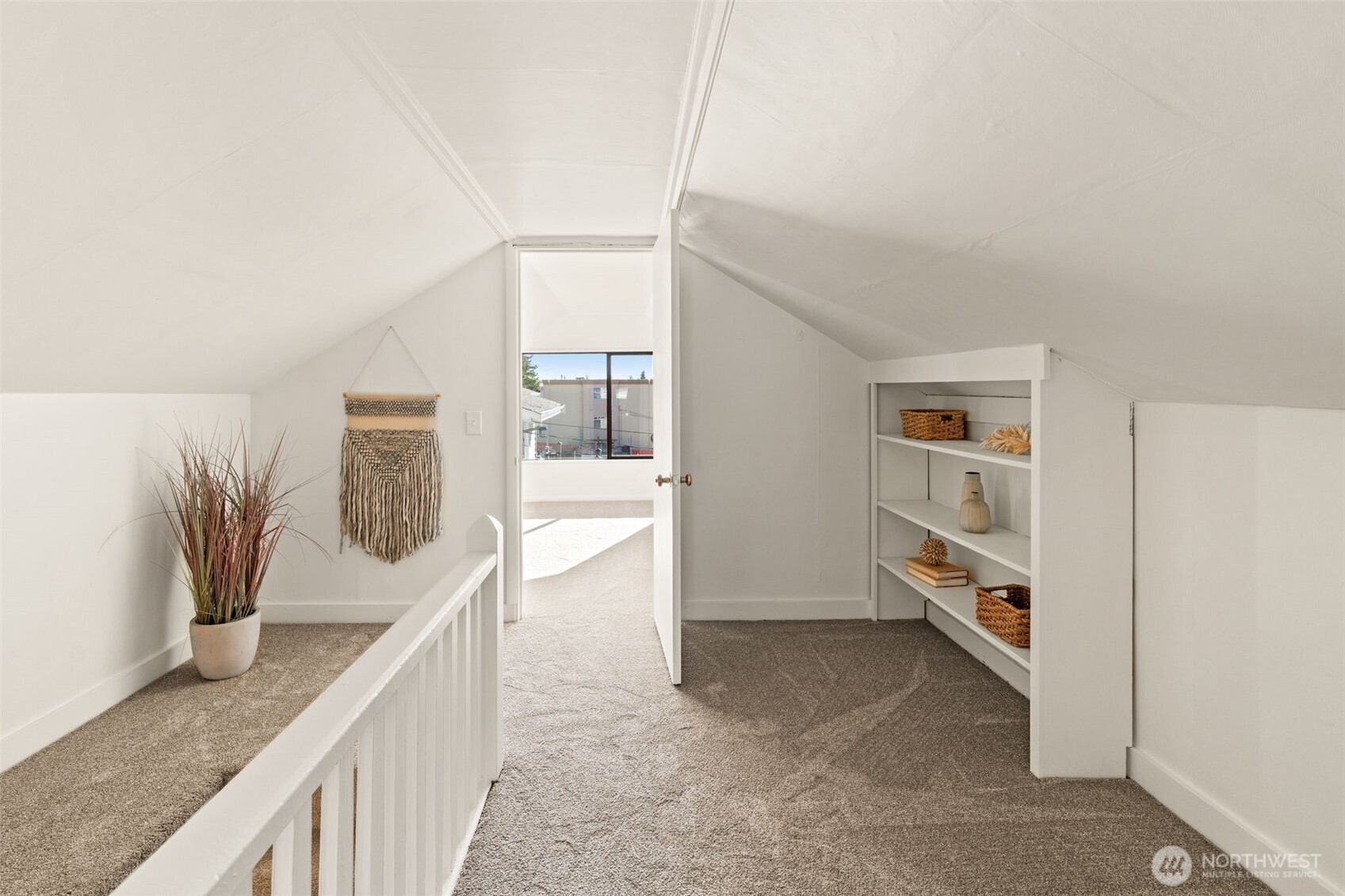 Up floor loft/ reading area