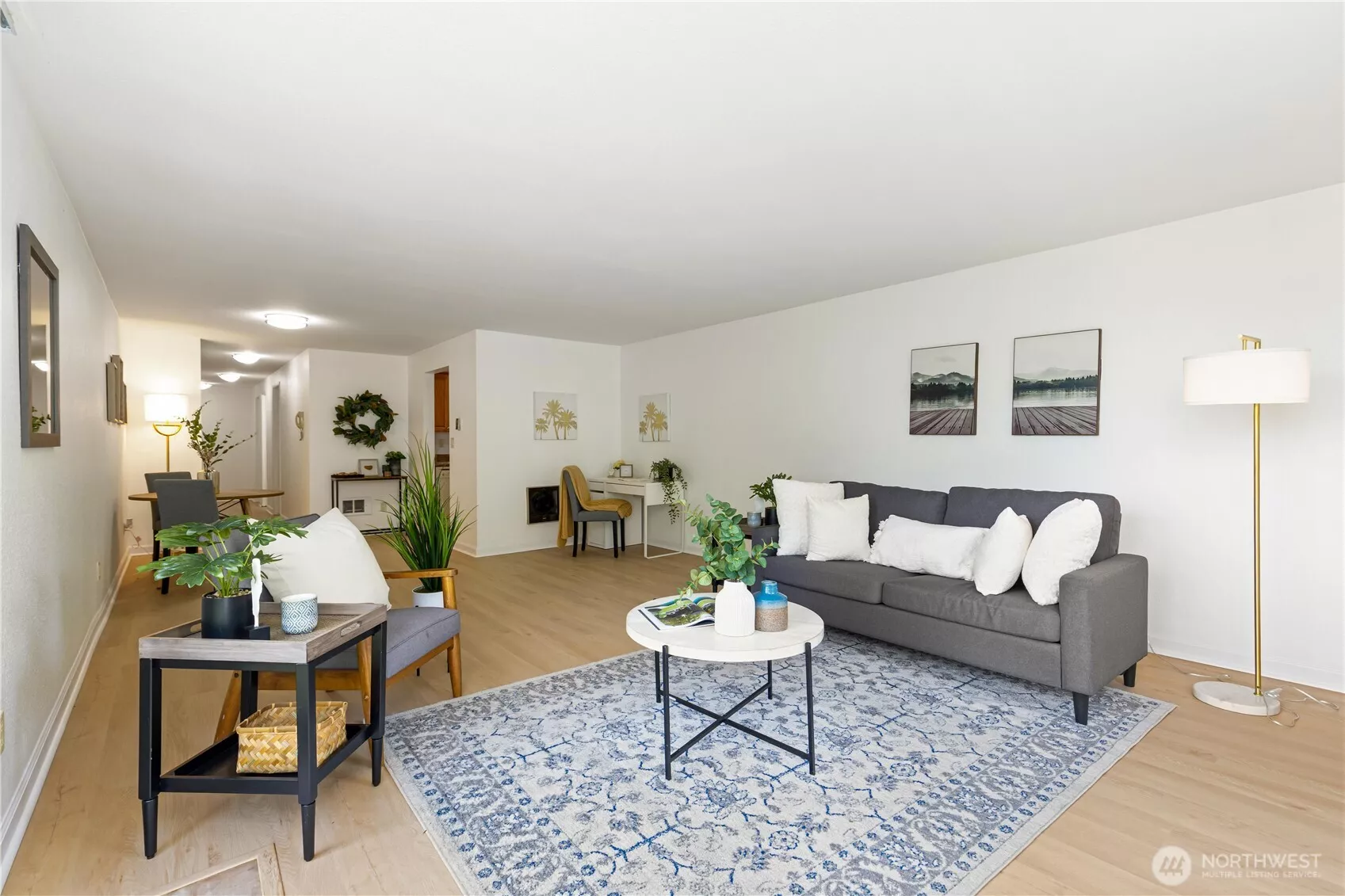 Welcome to Seattles Magnolia district loaded with lots to explore from urban living shopping recreation and much more. Come see what else available for you here