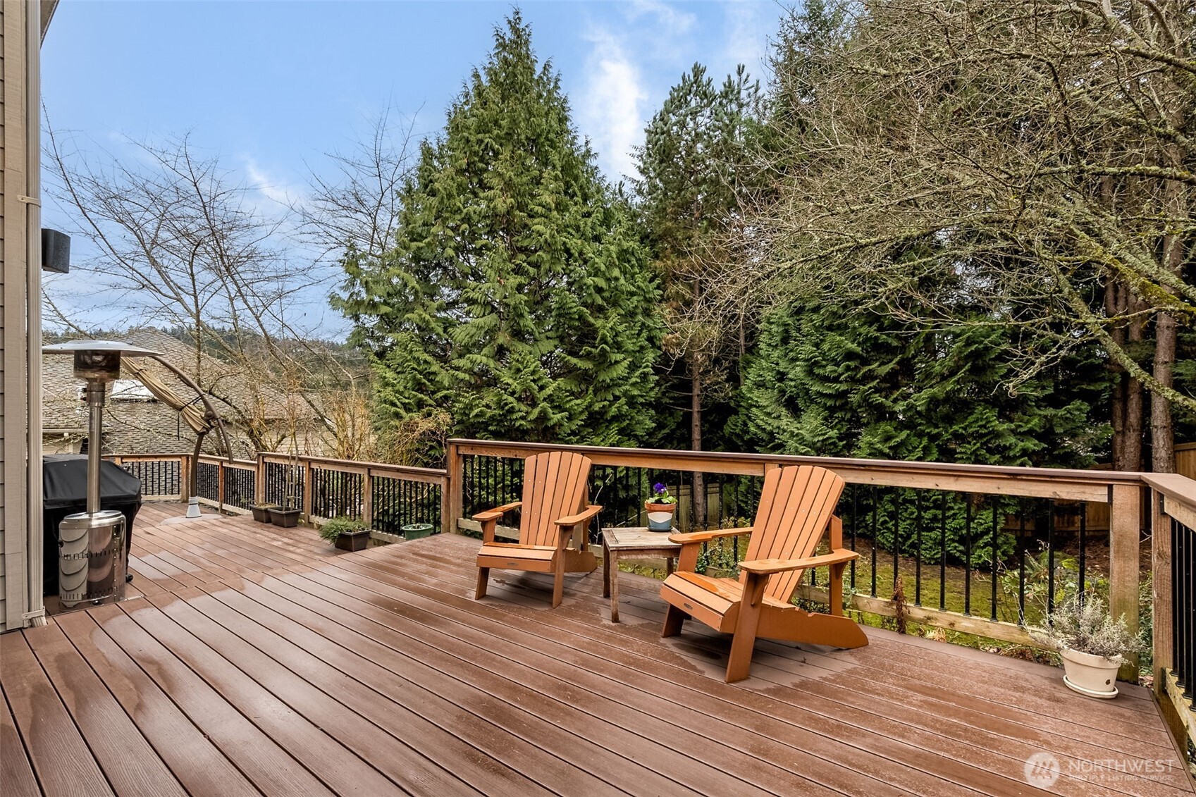 Expansive deck for entertaining