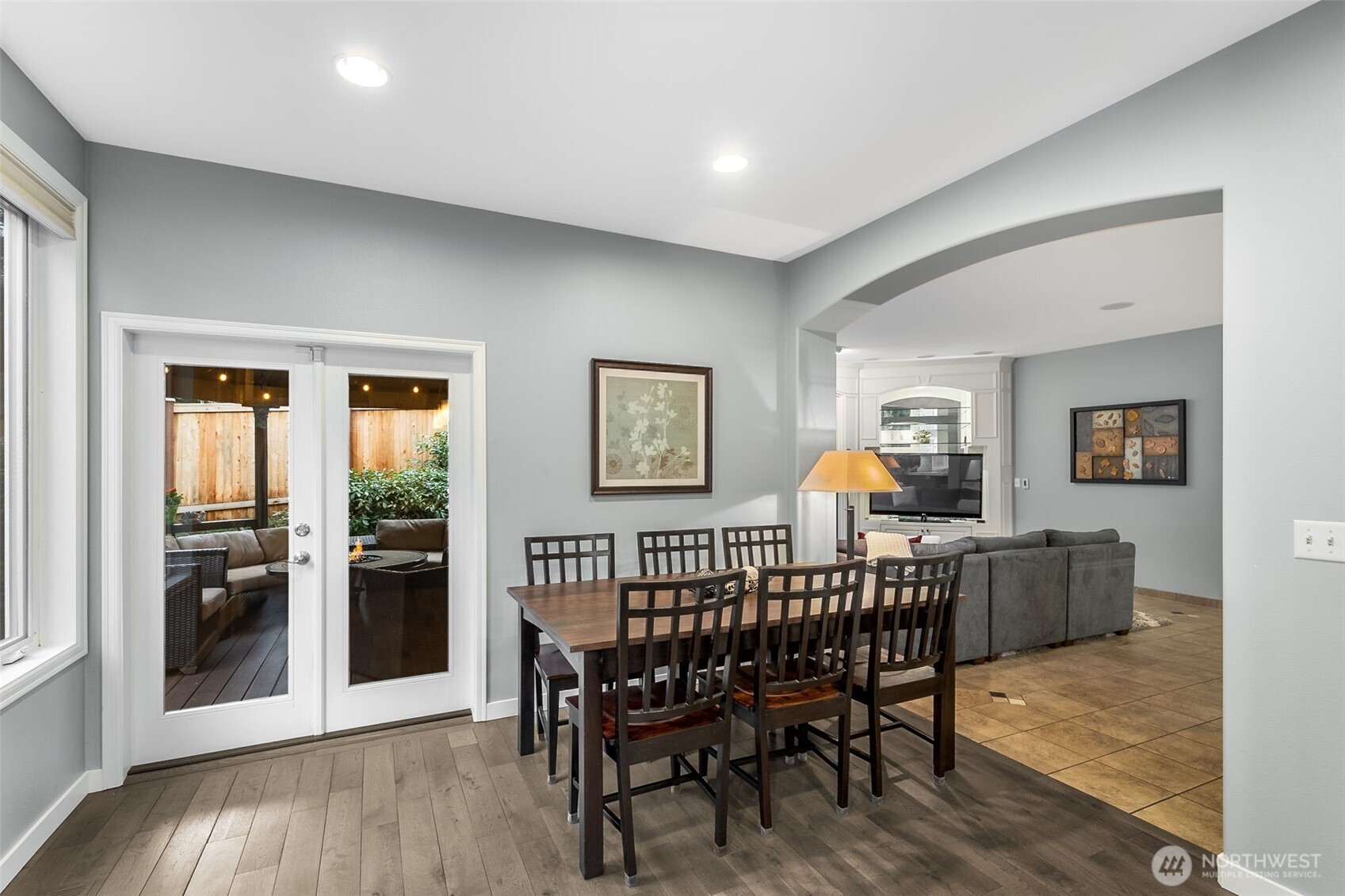 Modern Kitchen with quartz counters