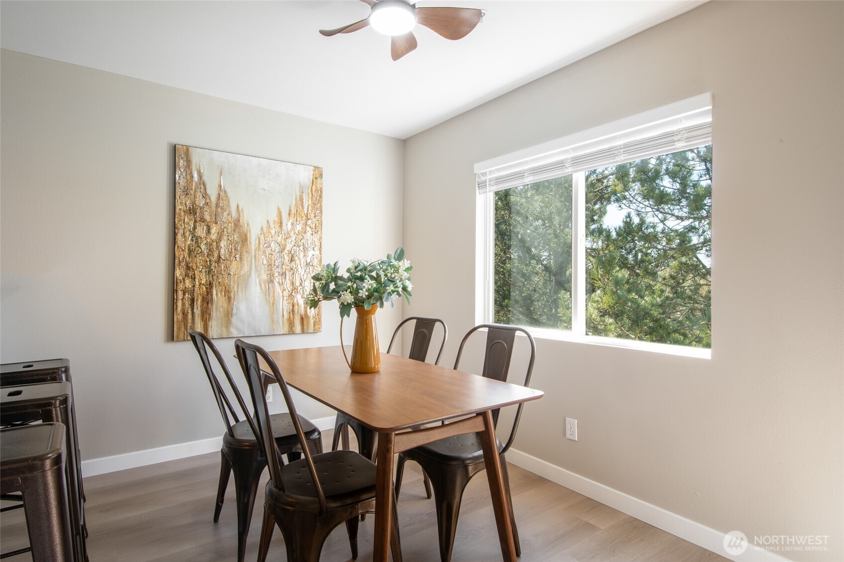 Dining area with territorial view