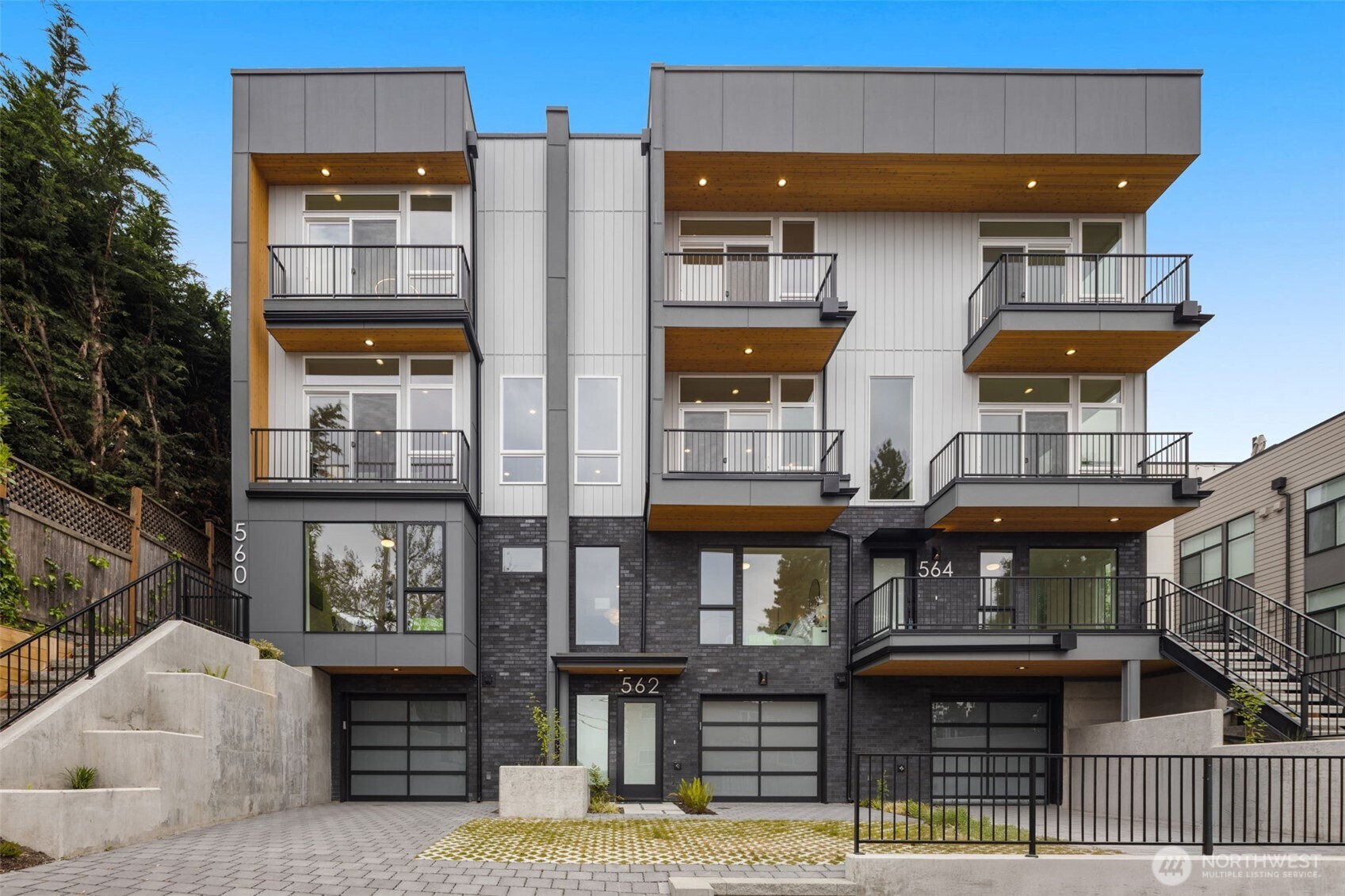 The prime location meets incredible views—it is situated near Lake Union, downtown, and has all that Seattle offers.