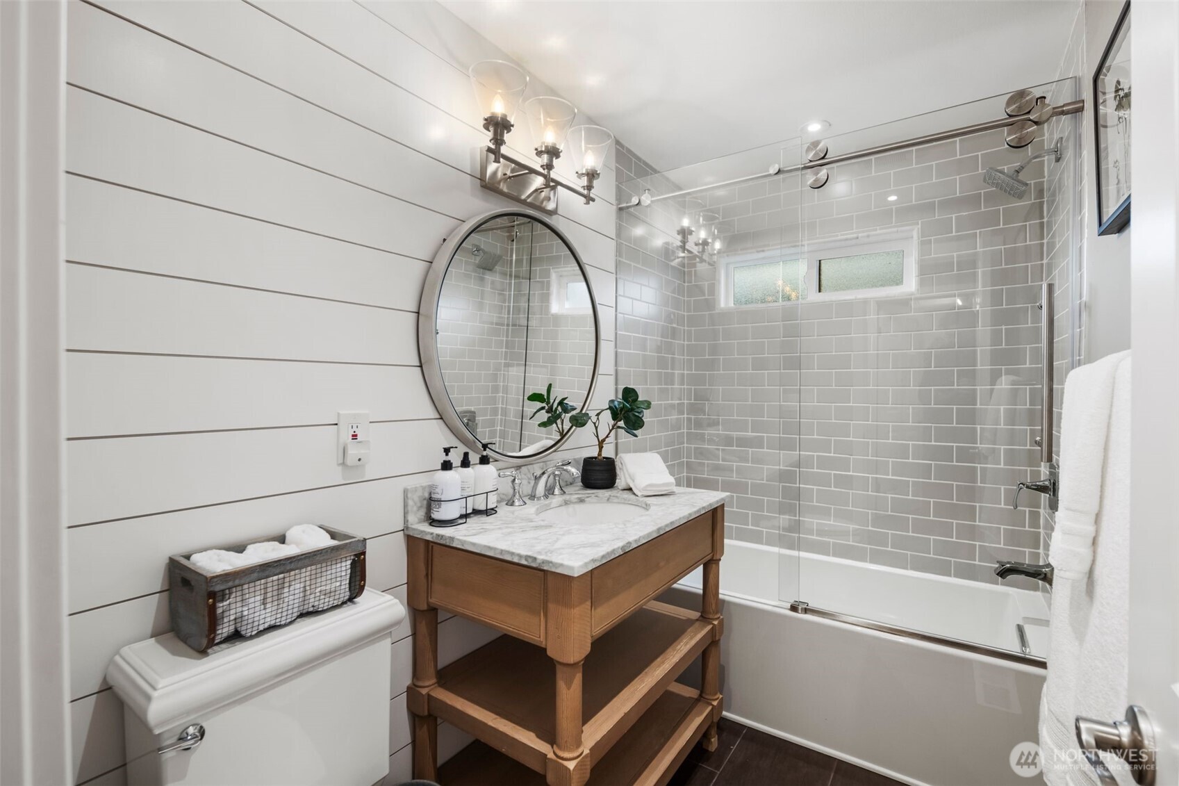 Remodeled Full Bathroom on the main.