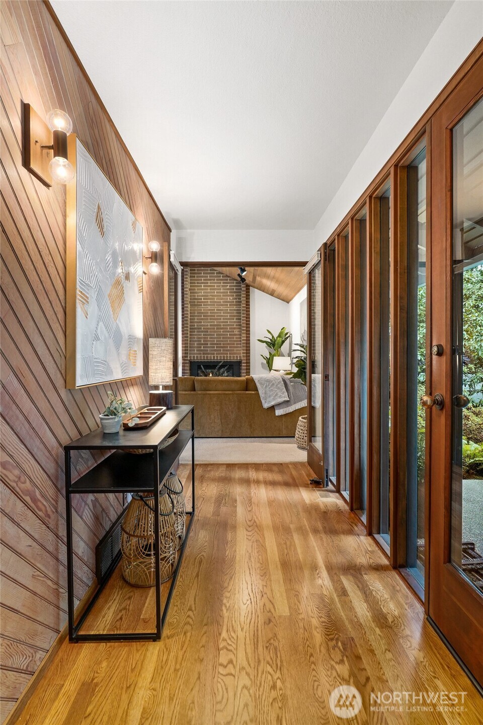 Entrance Hall with hardwood floors.