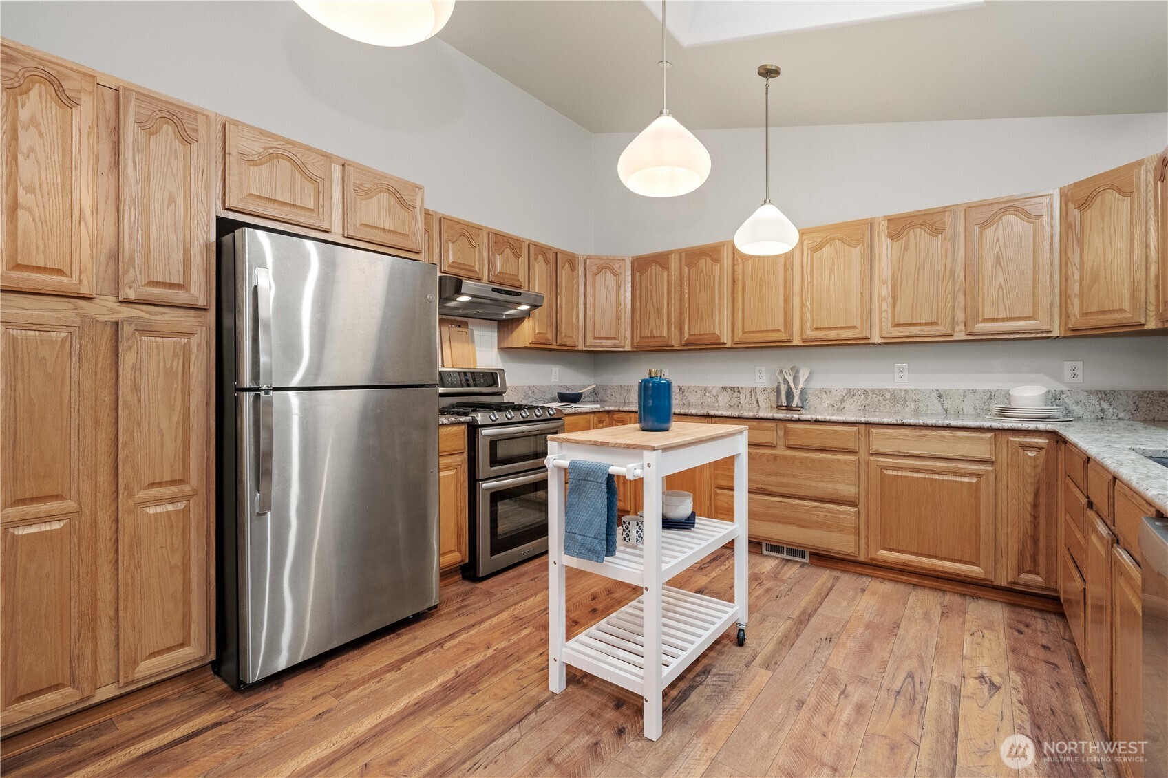 Expansive kitchen with Granite Countertops