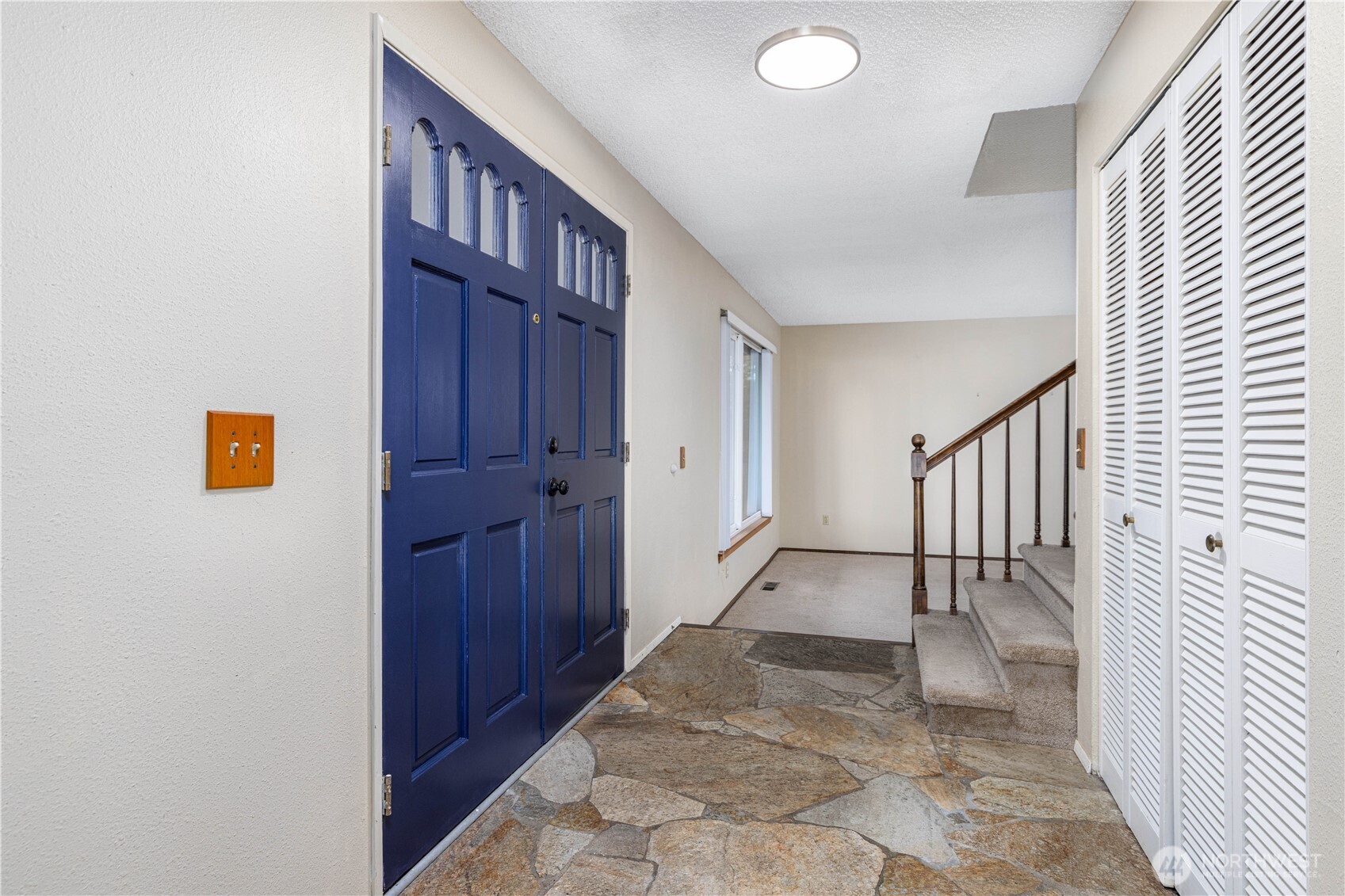 Foyer with ample closet space