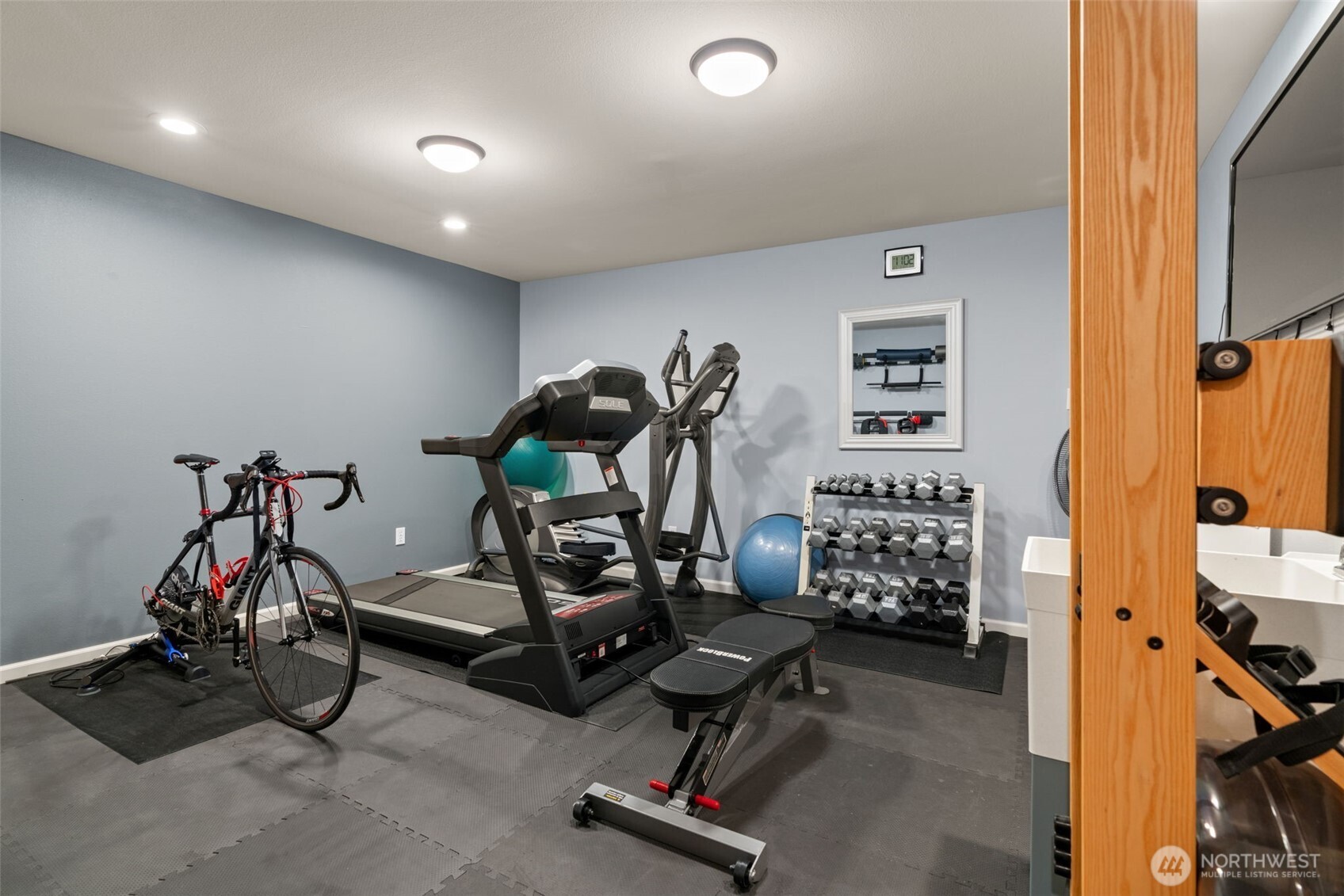 Workout room or flex space.