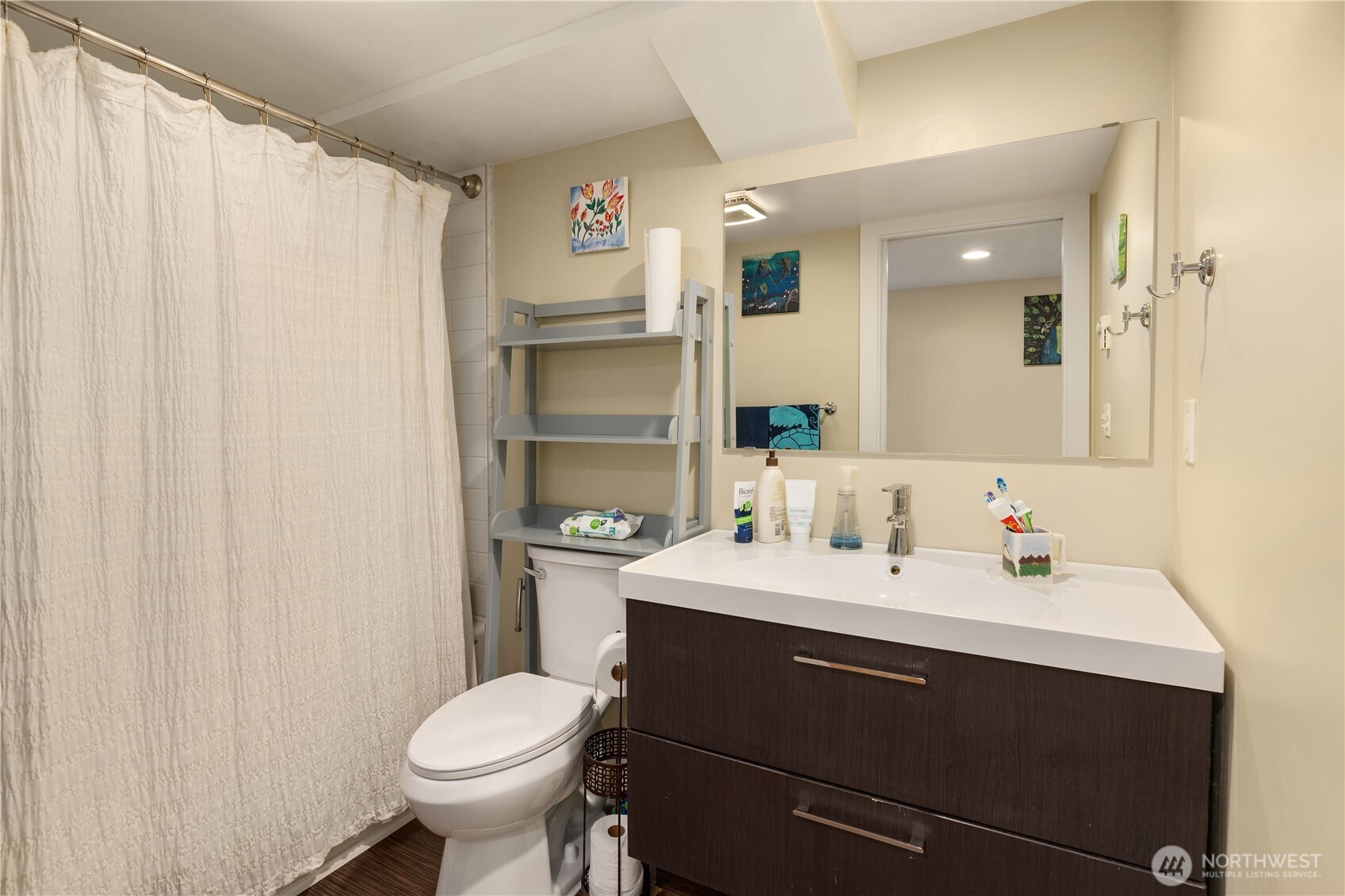 Nice sized full bath in lower unit.