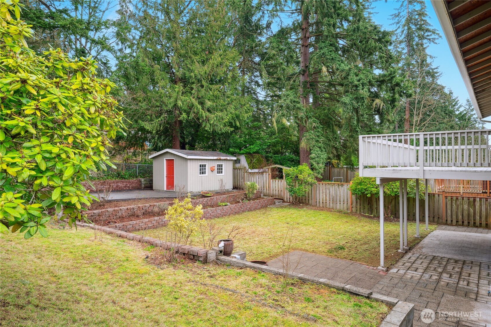 side view of the large back yard