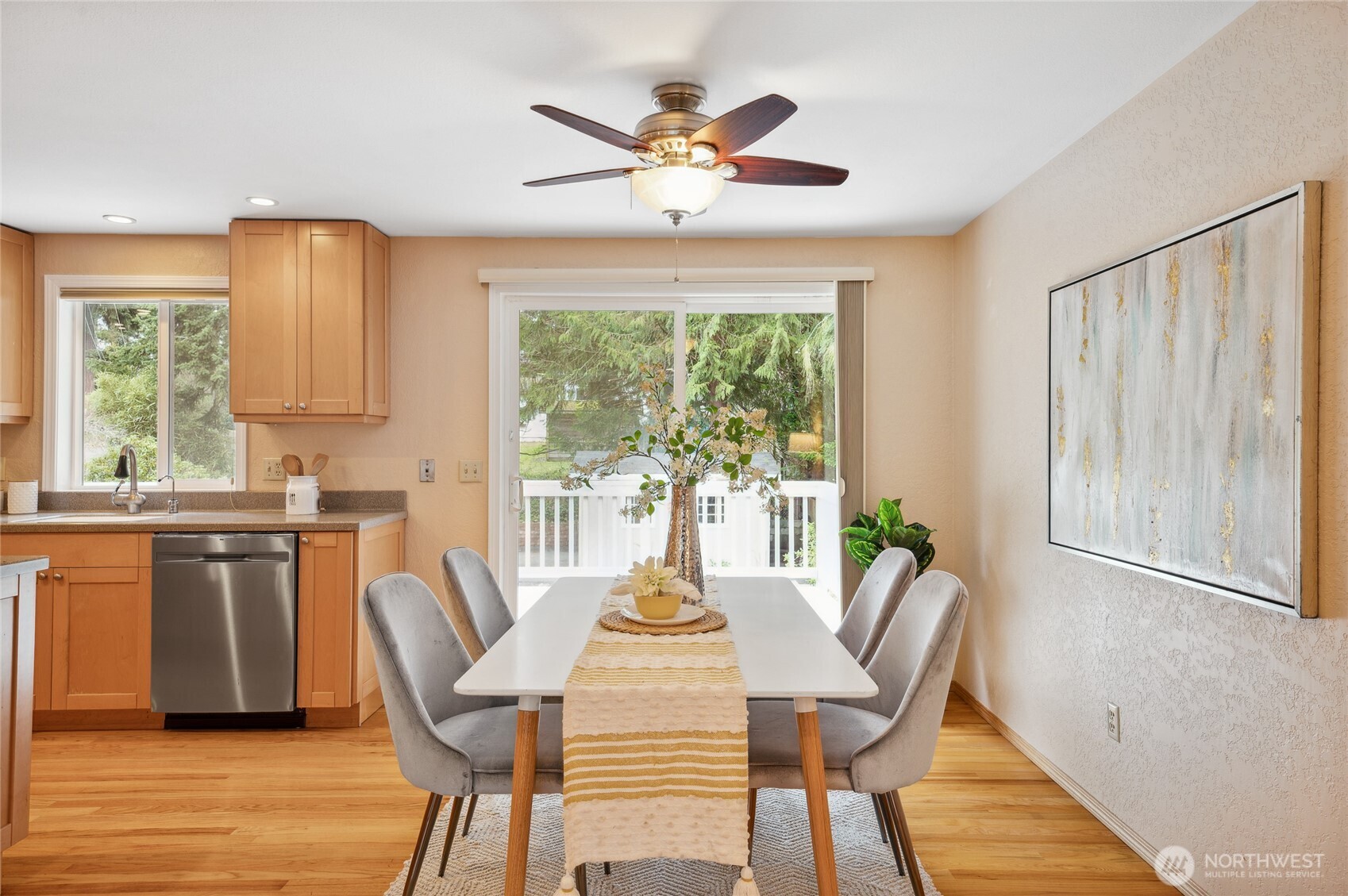 upper level Kitchen with dining room