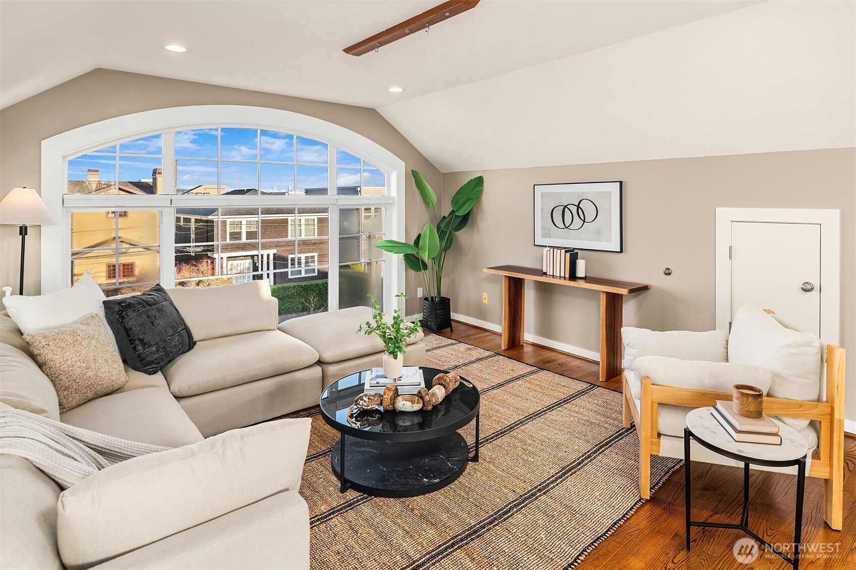 Daylight Basement ADU w/ Separate Entrance