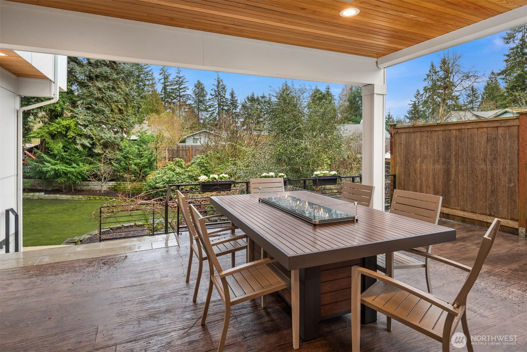 Delightful covered patio with gas BBQ for fun al fresco entertaining.