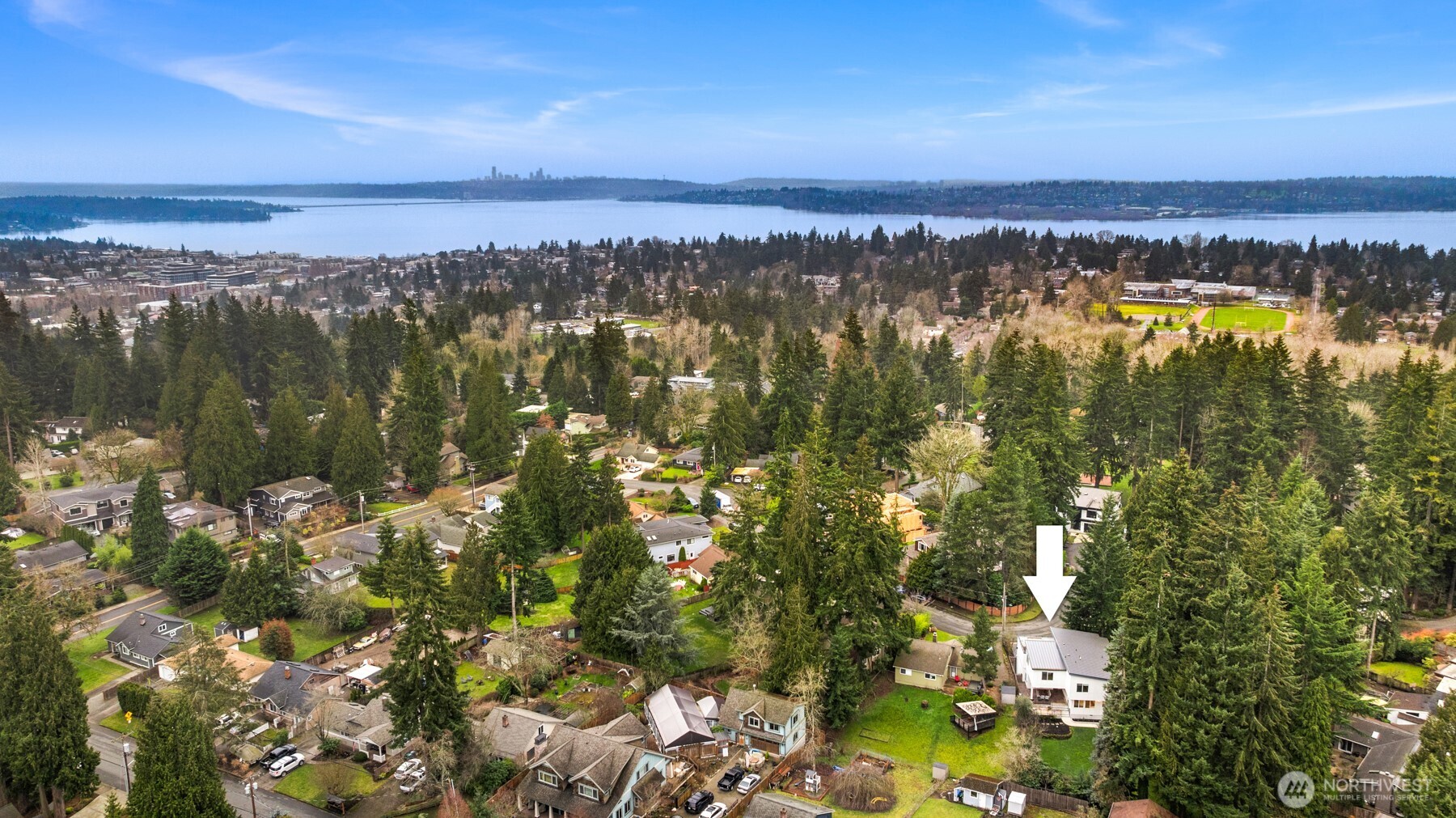 Close to tech campuses, downtown Kirkland, corridor trail, parks, Bellevue and Seattle. Come see what the beloved Kirkland lifestyle is all about!